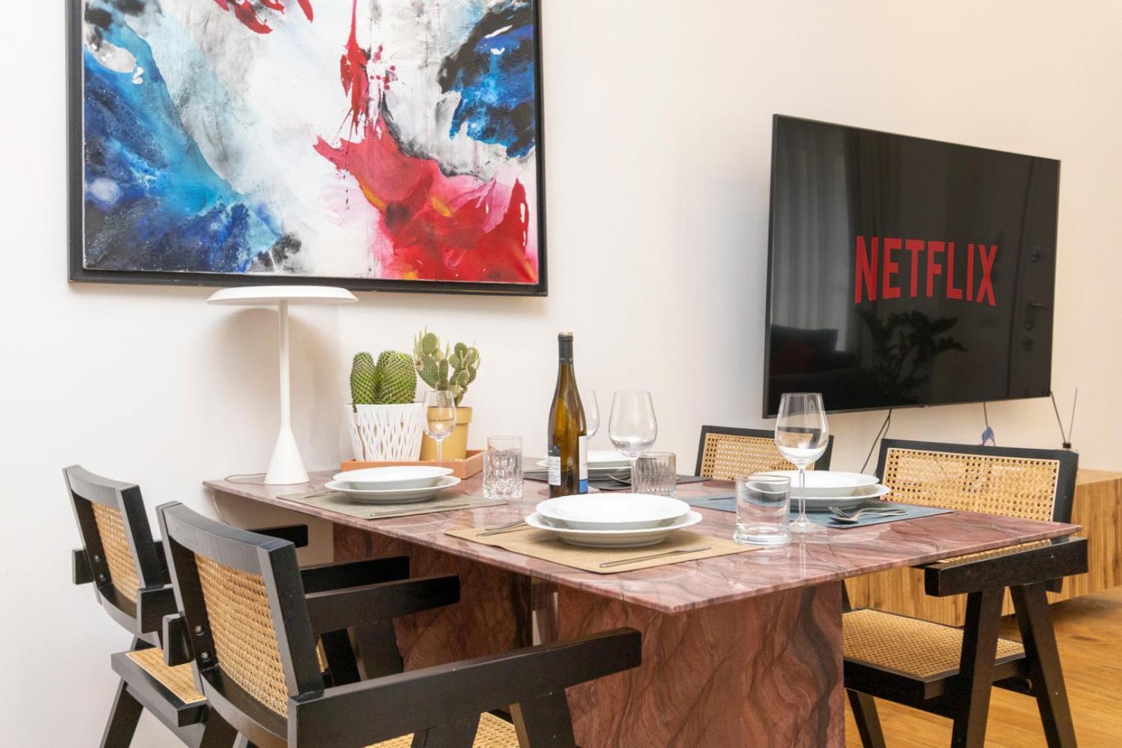 Loft Luxury Design- With 2 Bedrooms -wifi Ultra-5min Metro *