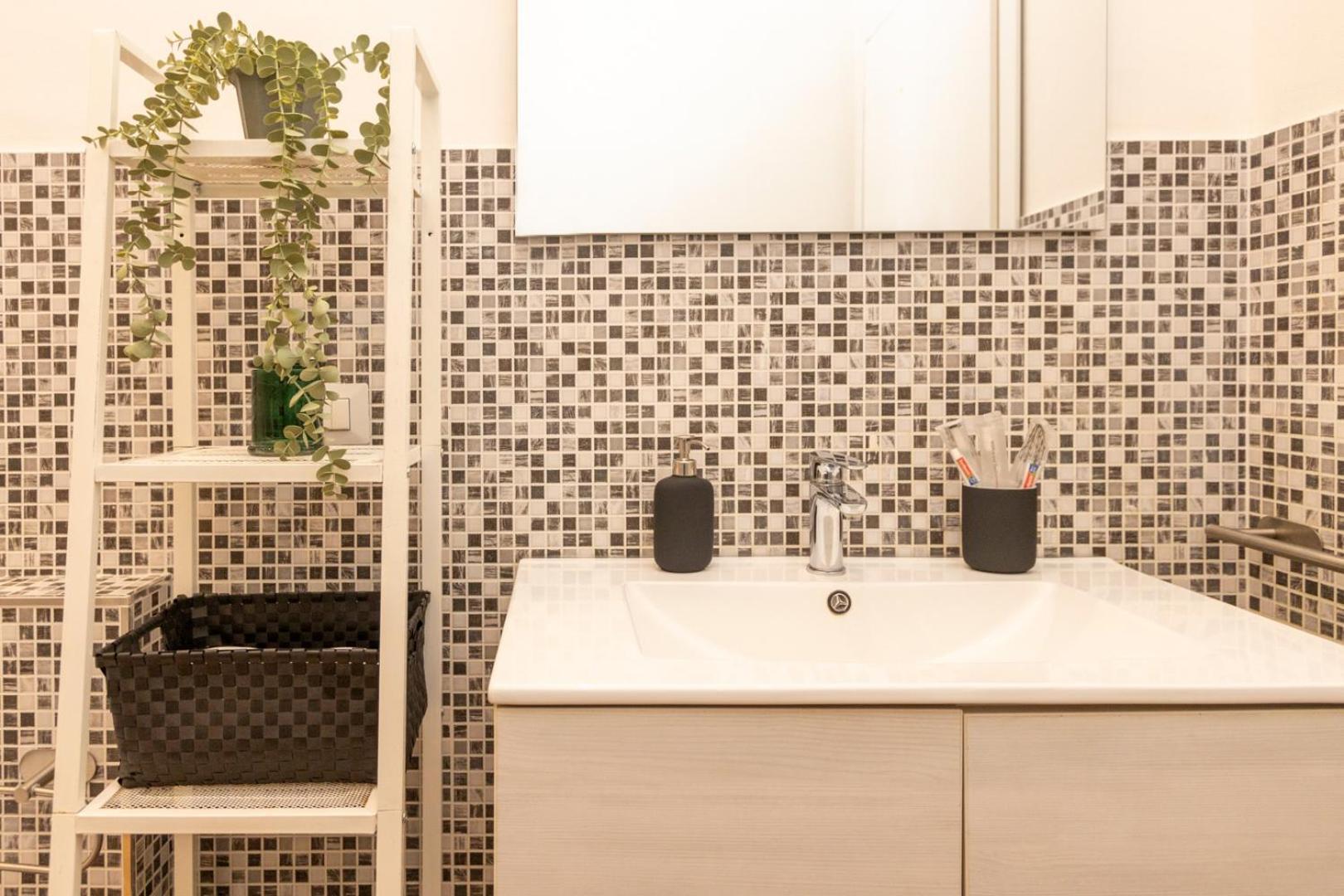 Loft Luxury Design- With 2 Bedrooms -wifi Ultra-5min Metro Leilighet Milano