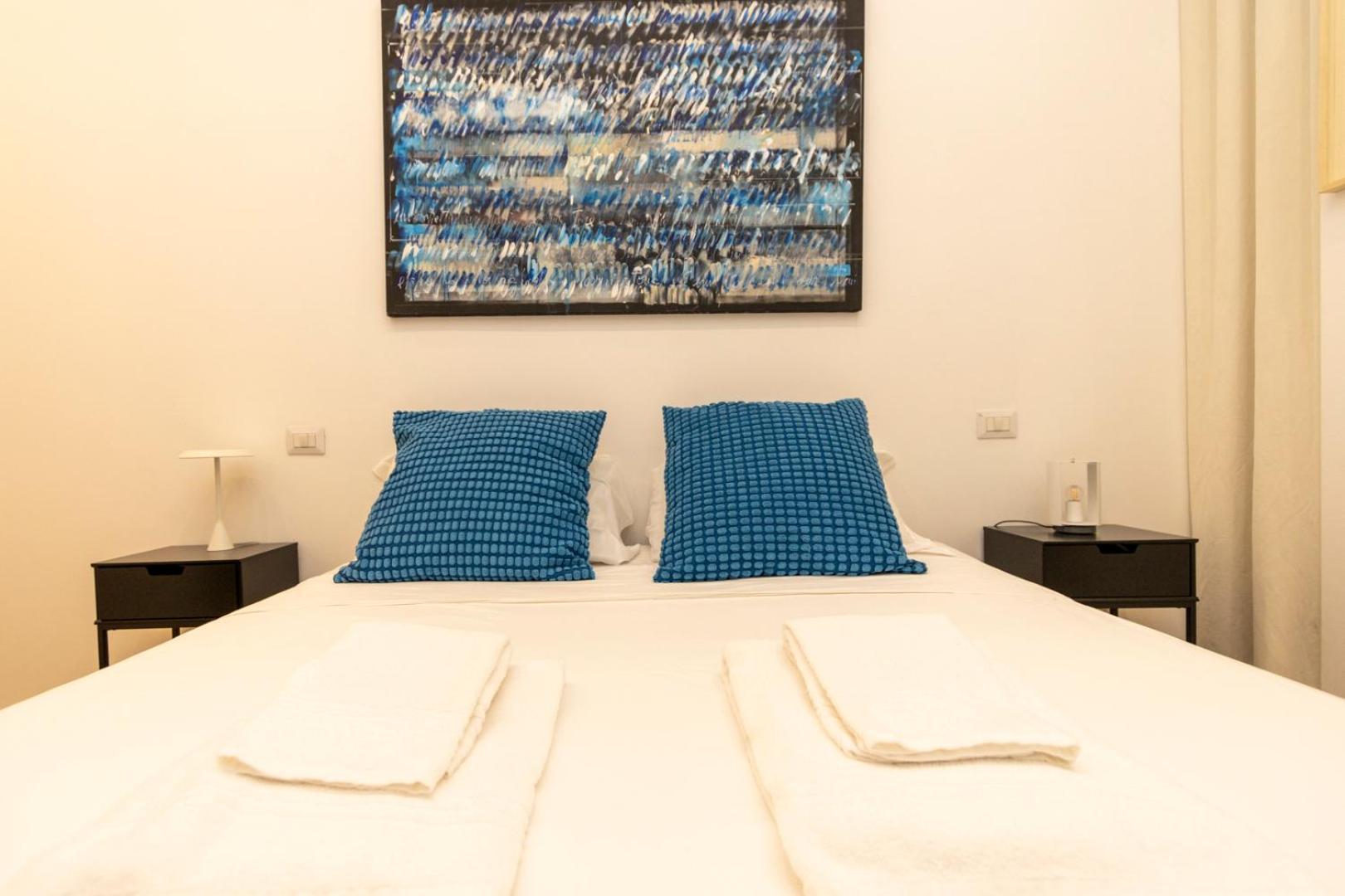 Loft Luxury Design- With 2 Bedrooms -wifi Ultra-5min Metro *