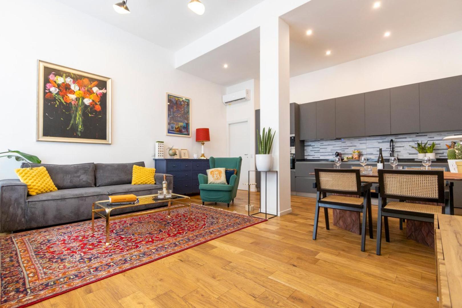 Loft Luxury Design- With 2 Bedrooms -wifi Ultra-5min Metro *