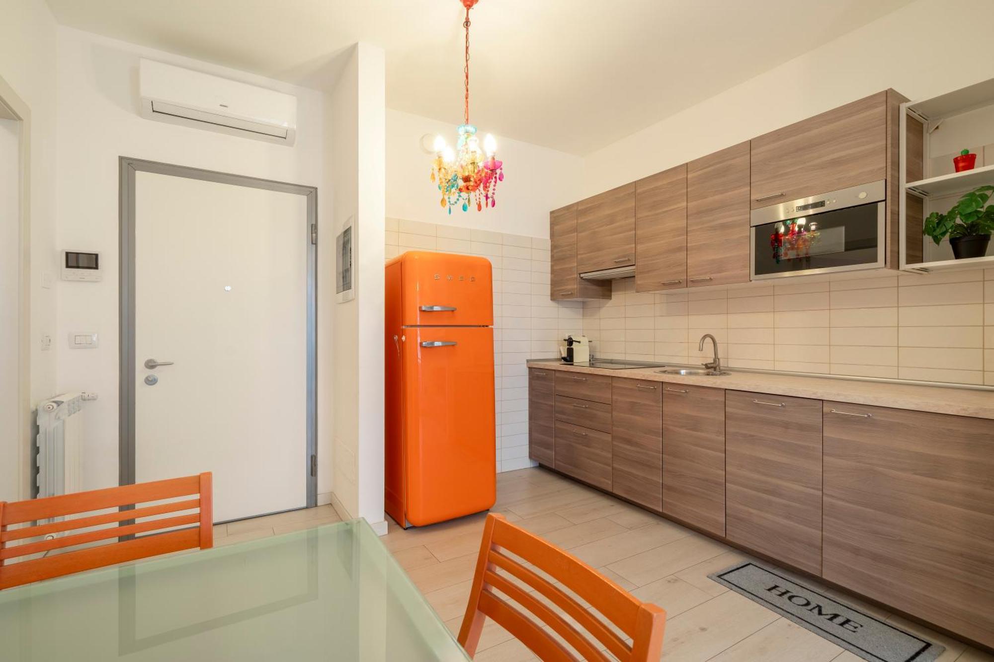 Orange - Bhome *