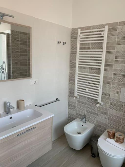 Trilocale Con Vista E Due Bagni Vicino Citylife Milano