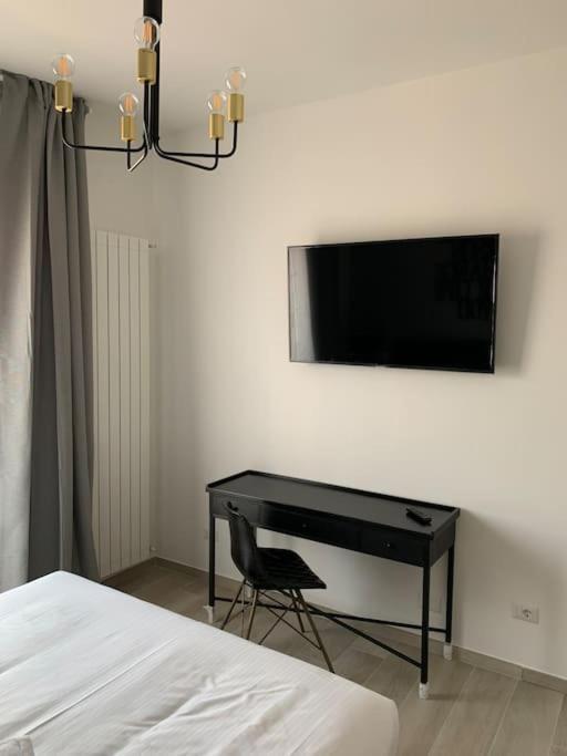 Appartamento Trilocale Con Vista E Due Bagni Vicino Citylife Milano