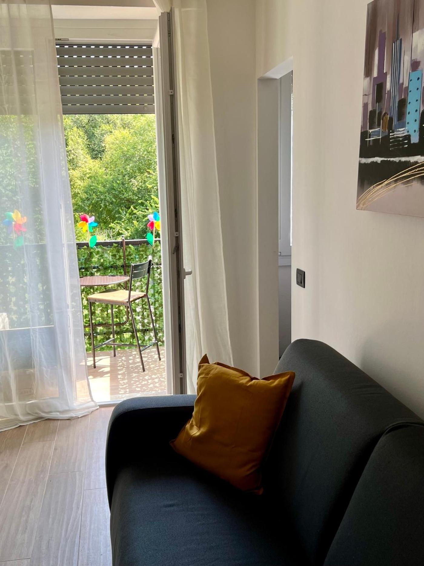 Moderno Ed Elegante Loft Con Balcone Milano