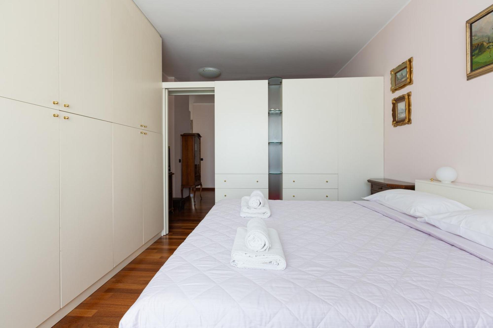 Apartment Porta Romana Cozy With Balcony Milan