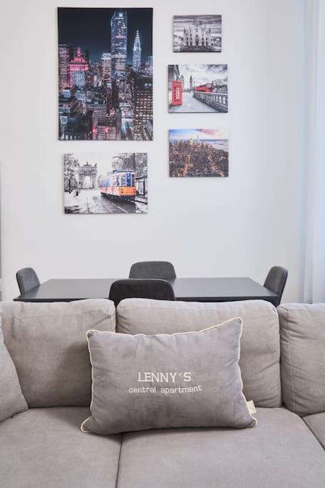 Apartment Lenny's