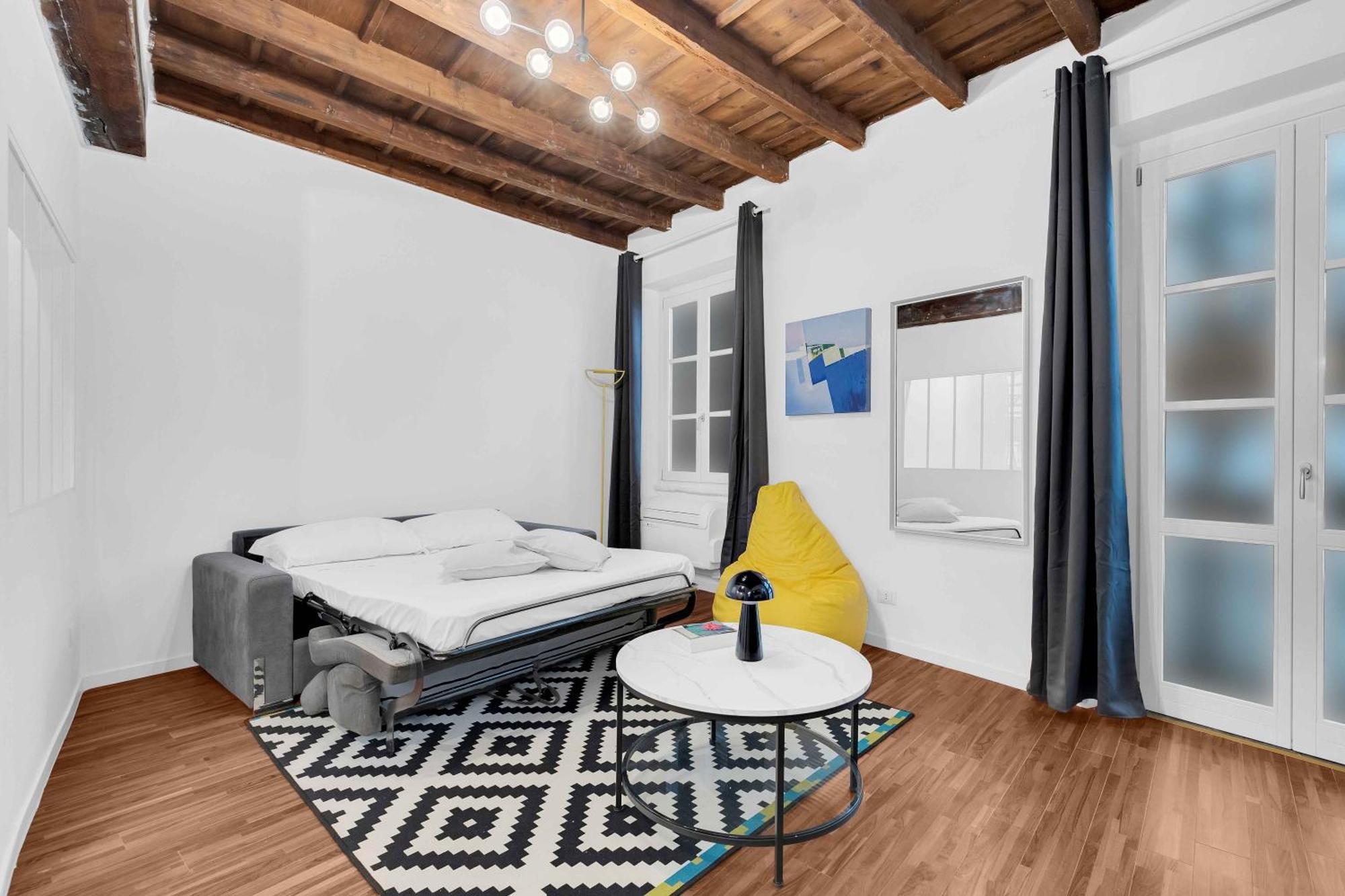 - Alzaia Naviglio Grande Leilighet *