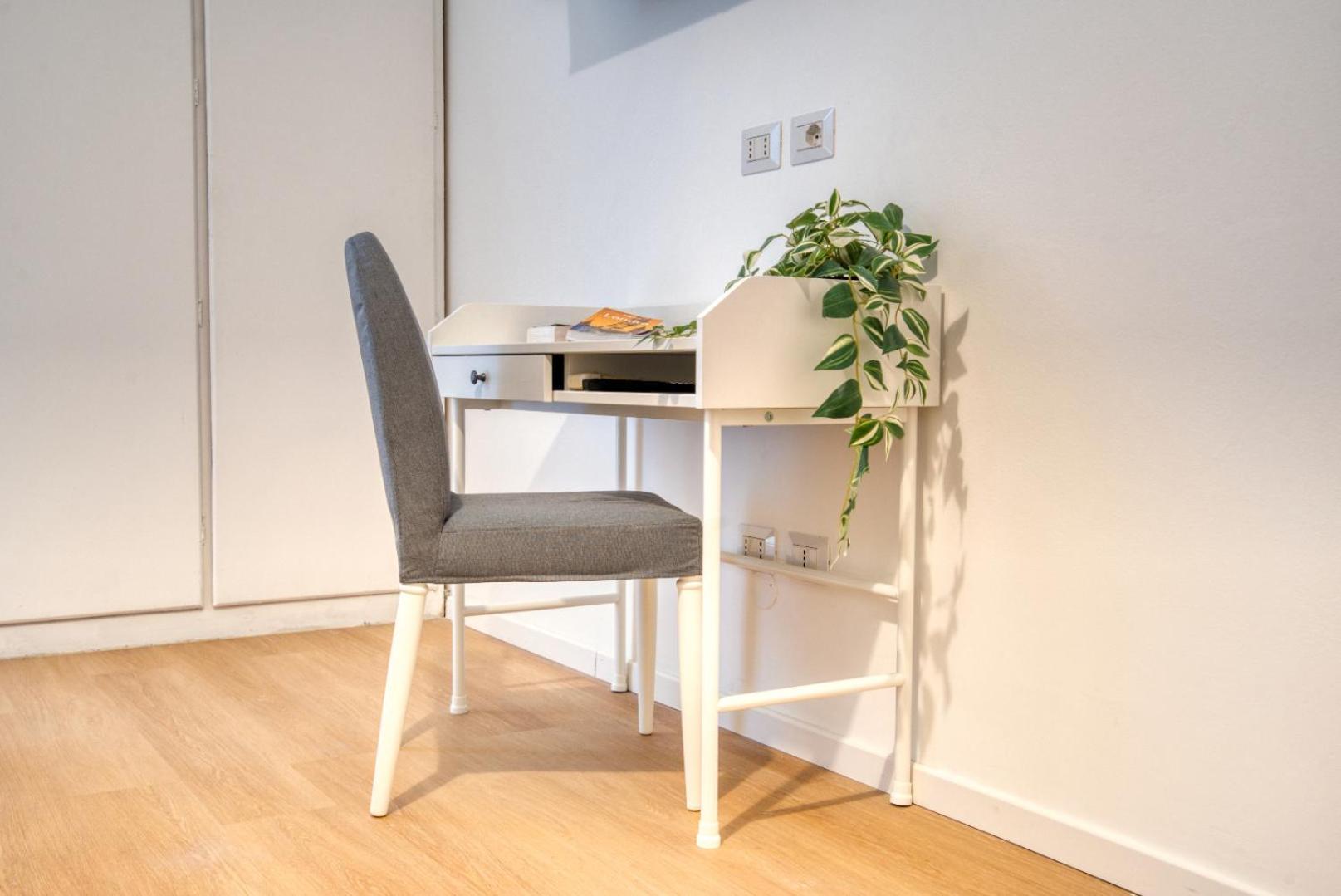 Italianflat - Elegant With Balcony In Navigli Milano
