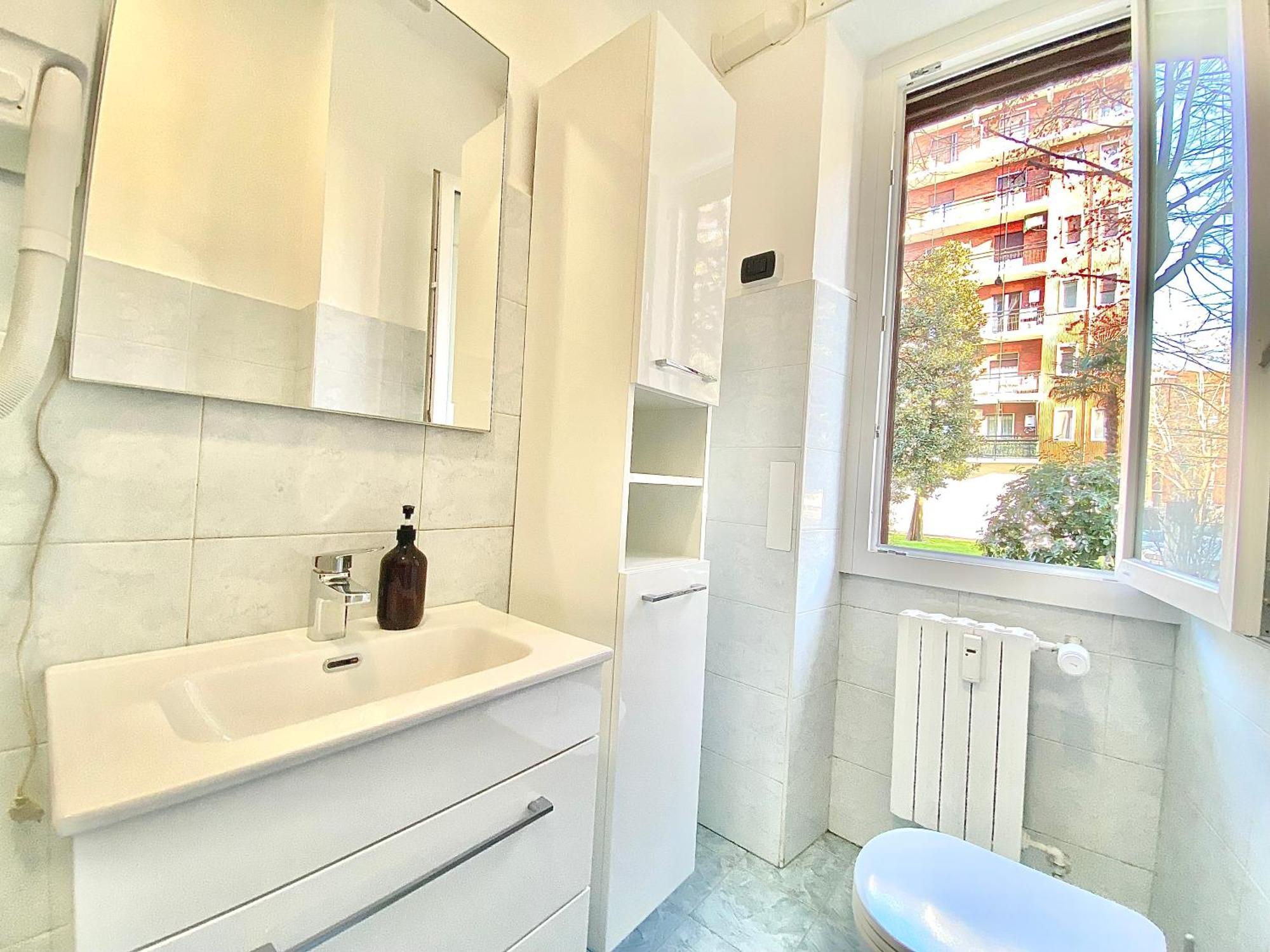 Famagosta Home, Navigli Style, Accanto A Metropolitana M2 Verde, Confortevole E Spazioso Per Gruppi O Famiglie Appartamento