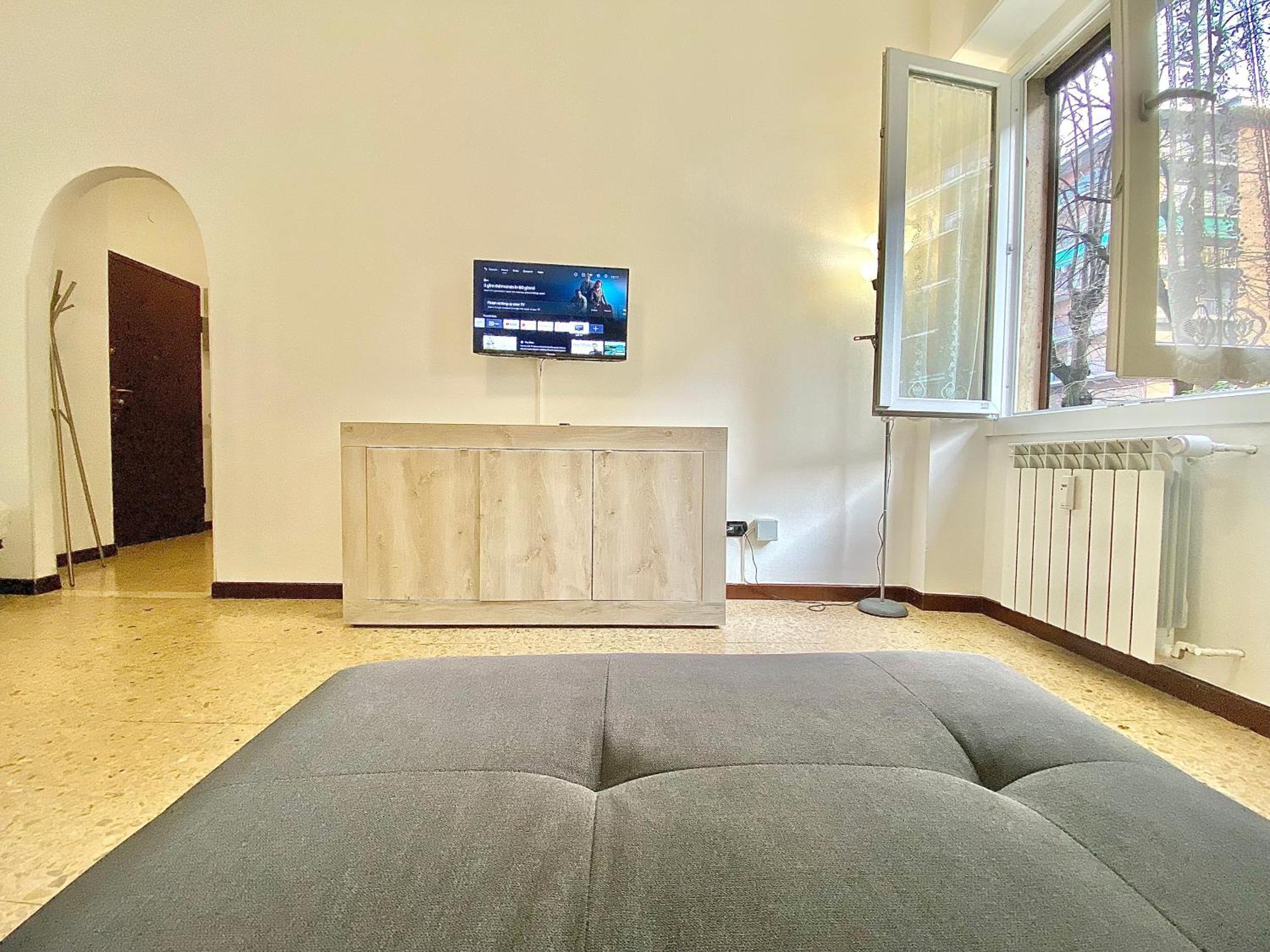 Appartamento Famagosta Home, Navigli Style, Accanto A Metropolitana M2 Verde, Confortevole E Spazioso Per Gruppi O Famiglie Milano