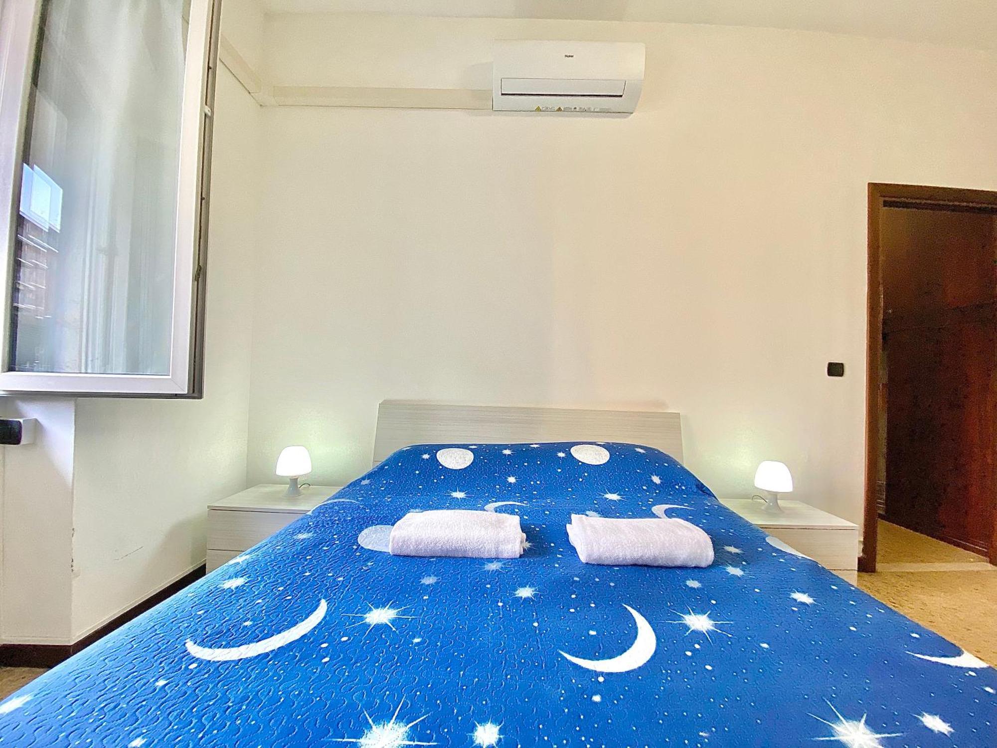 Famagosta Home, Navigli Style, Accanto A Metropolitana M2 Verde, Confortevole E Spazioso Per Gruppi O Famiglie Milano