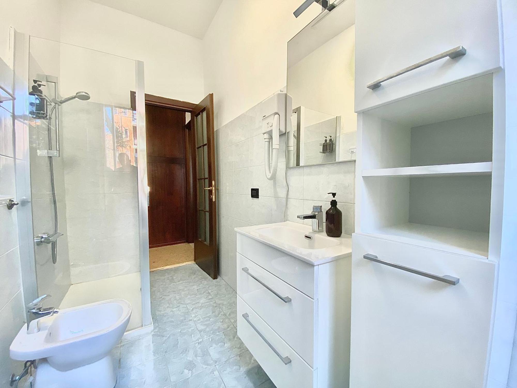 Famagosta Home, Navigli Style, Accanto A Metropolitana M2 Verde, Confortevole E Spazioso Per Gruppi O Famiglie