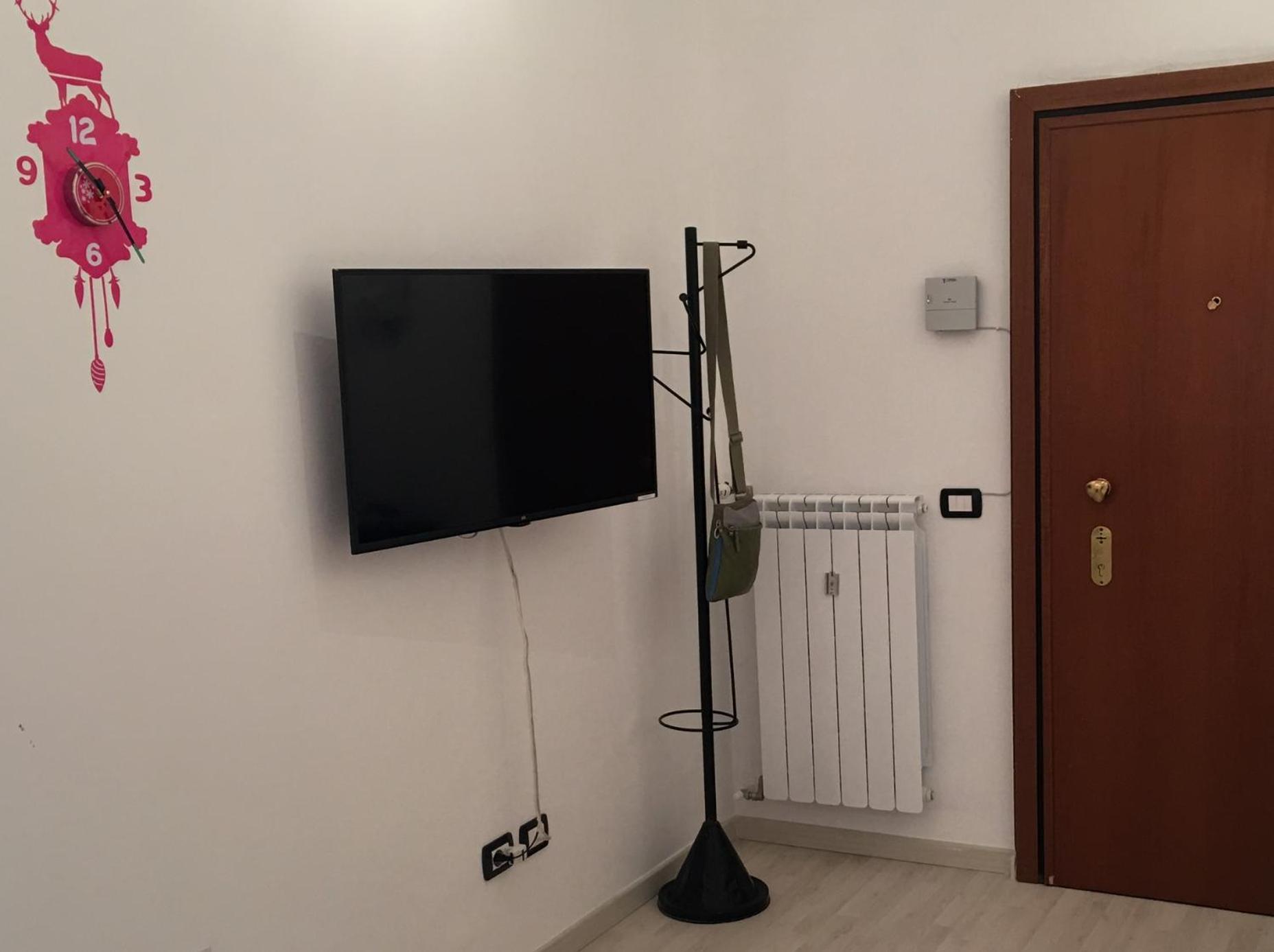 Appartement Modern With Balcony And Free Parking Close To The Metro *