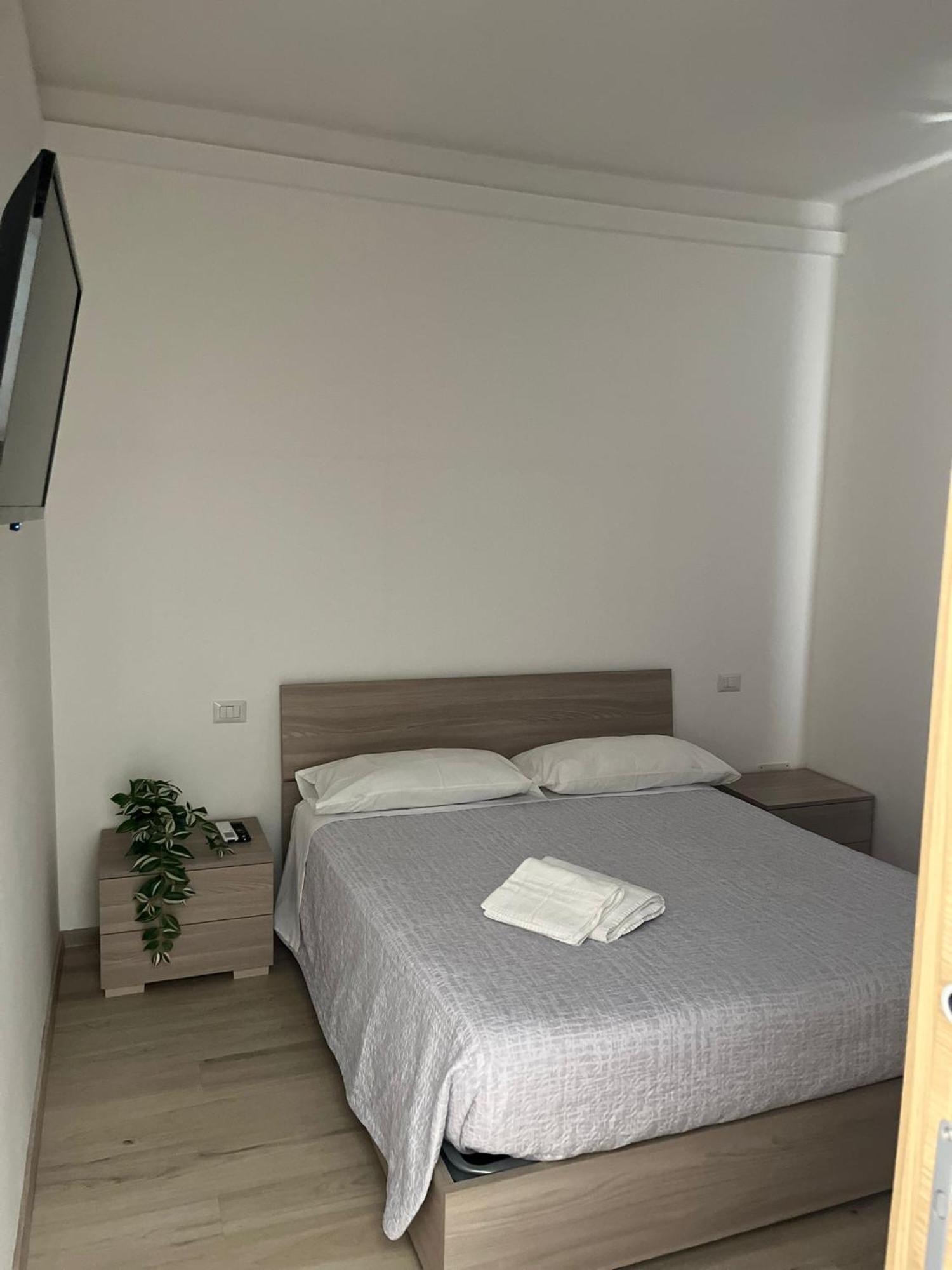 Apt. N. 5 Milano