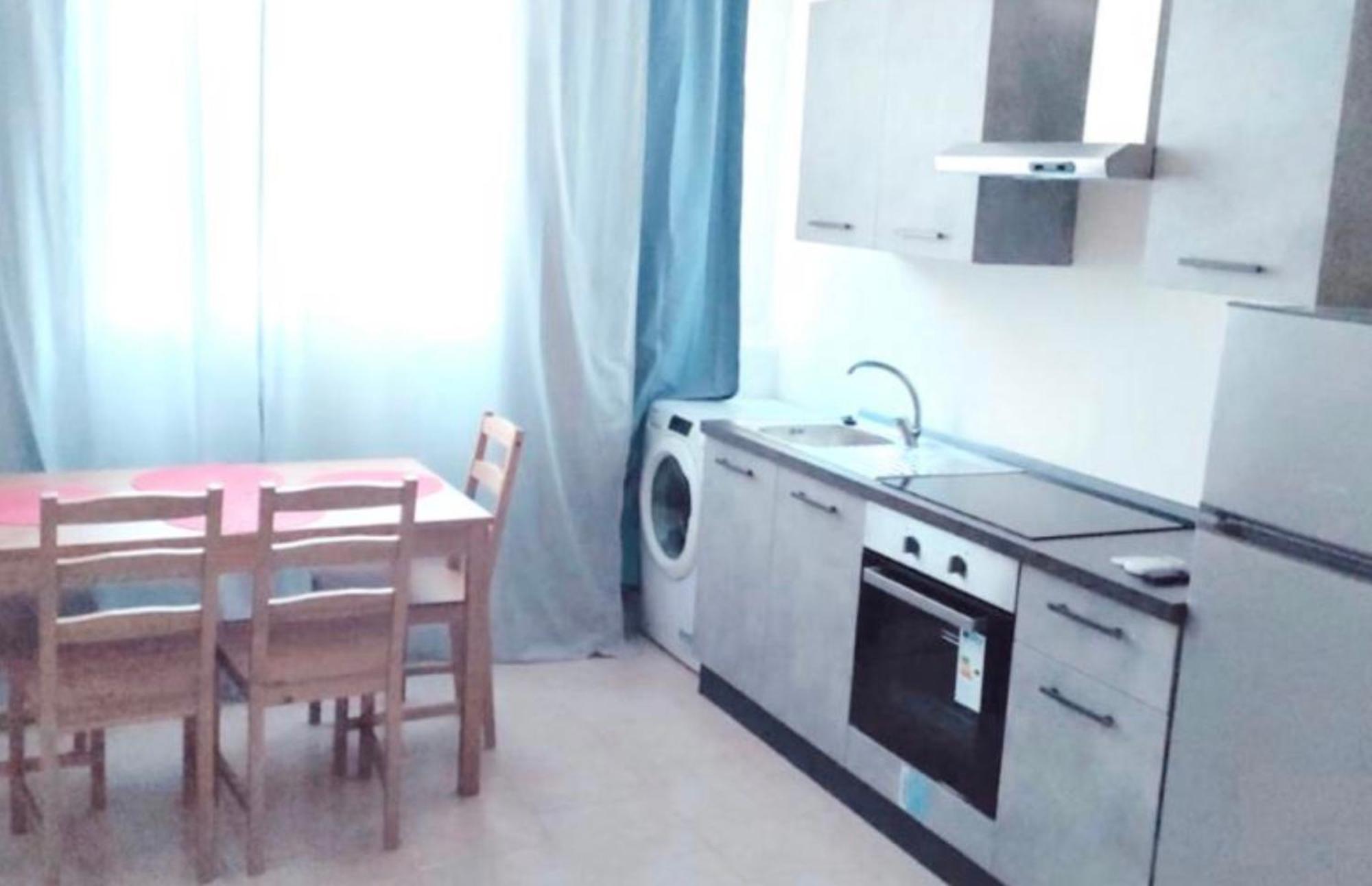 Appartamento Flats With Parking In City Close To The Red Metro Milano
