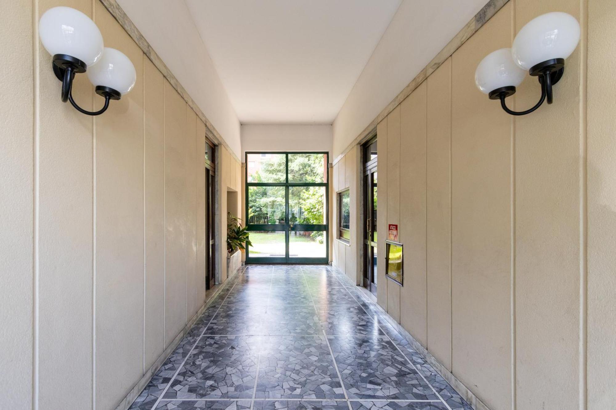 Lejlighed Modern With Balcony And Park View