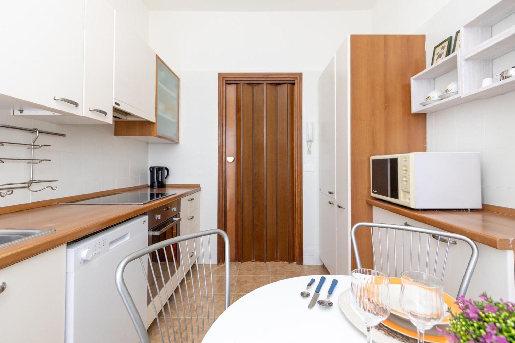 Modern With Balcony And Park View * Milano