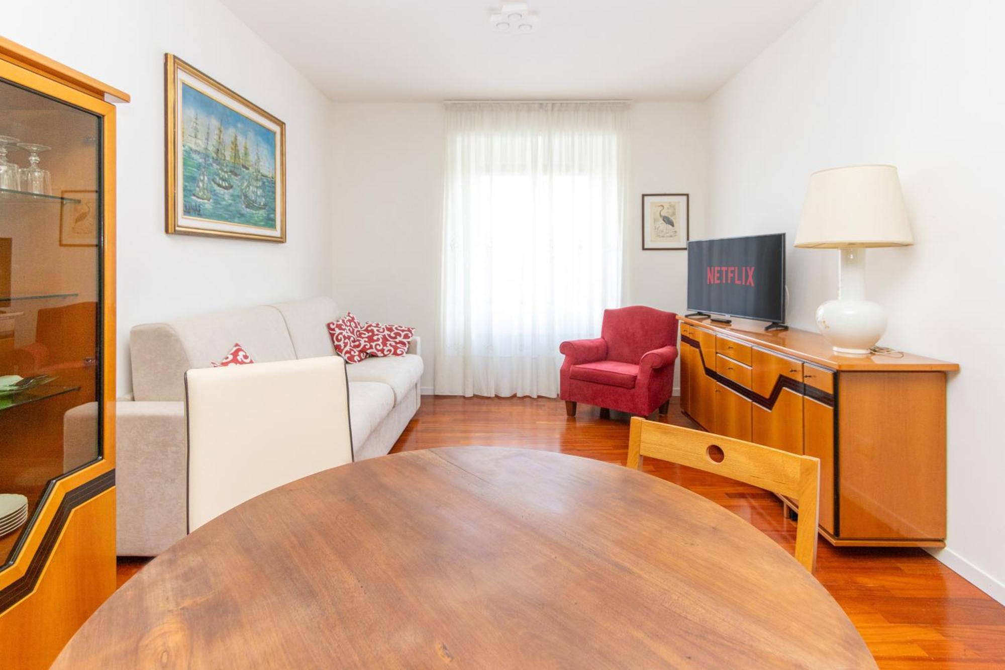 Modern With Balcony And Park View Lejlighed Milano
