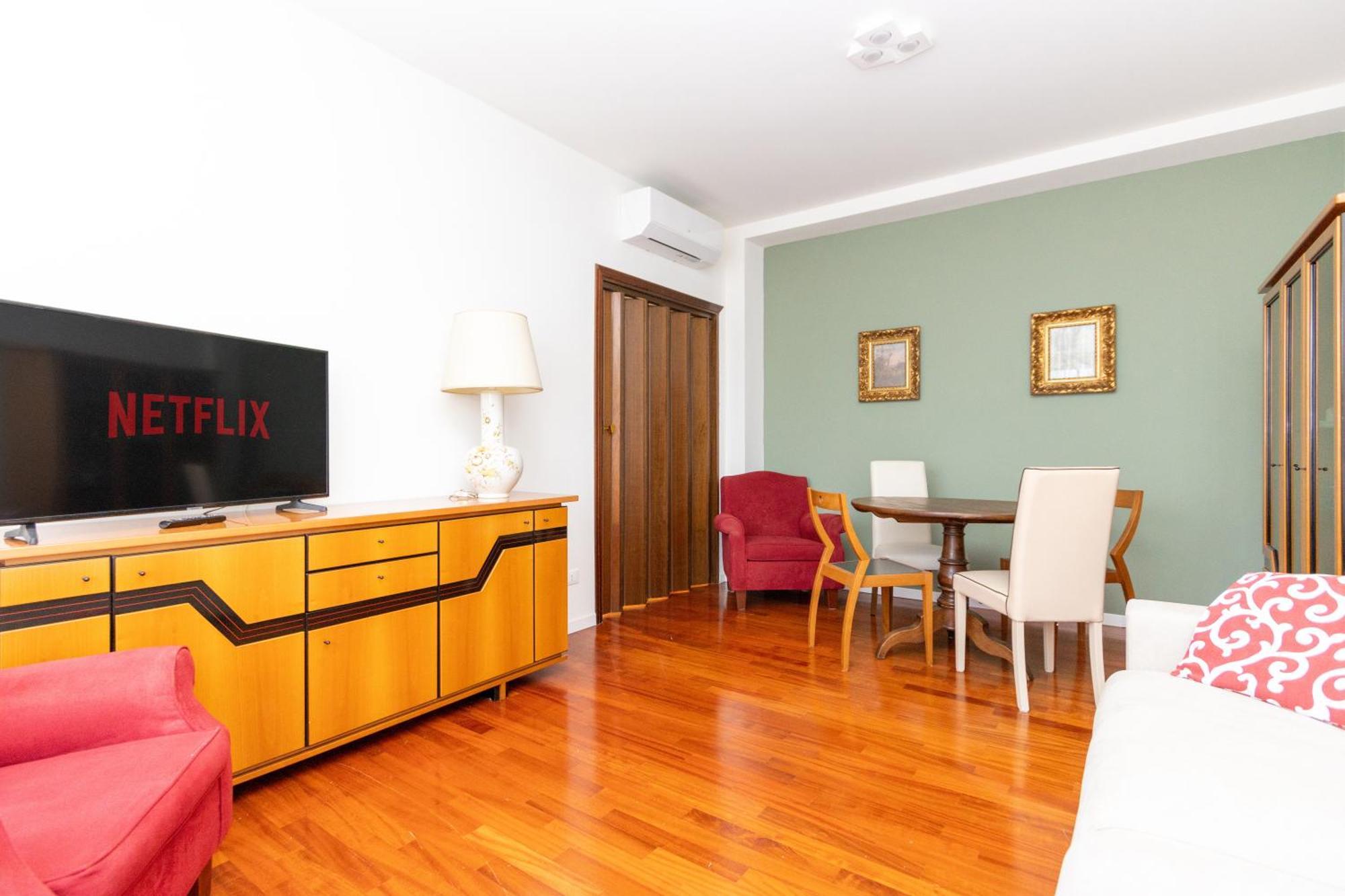 Modern With Balcony And Park View Lejlighed *