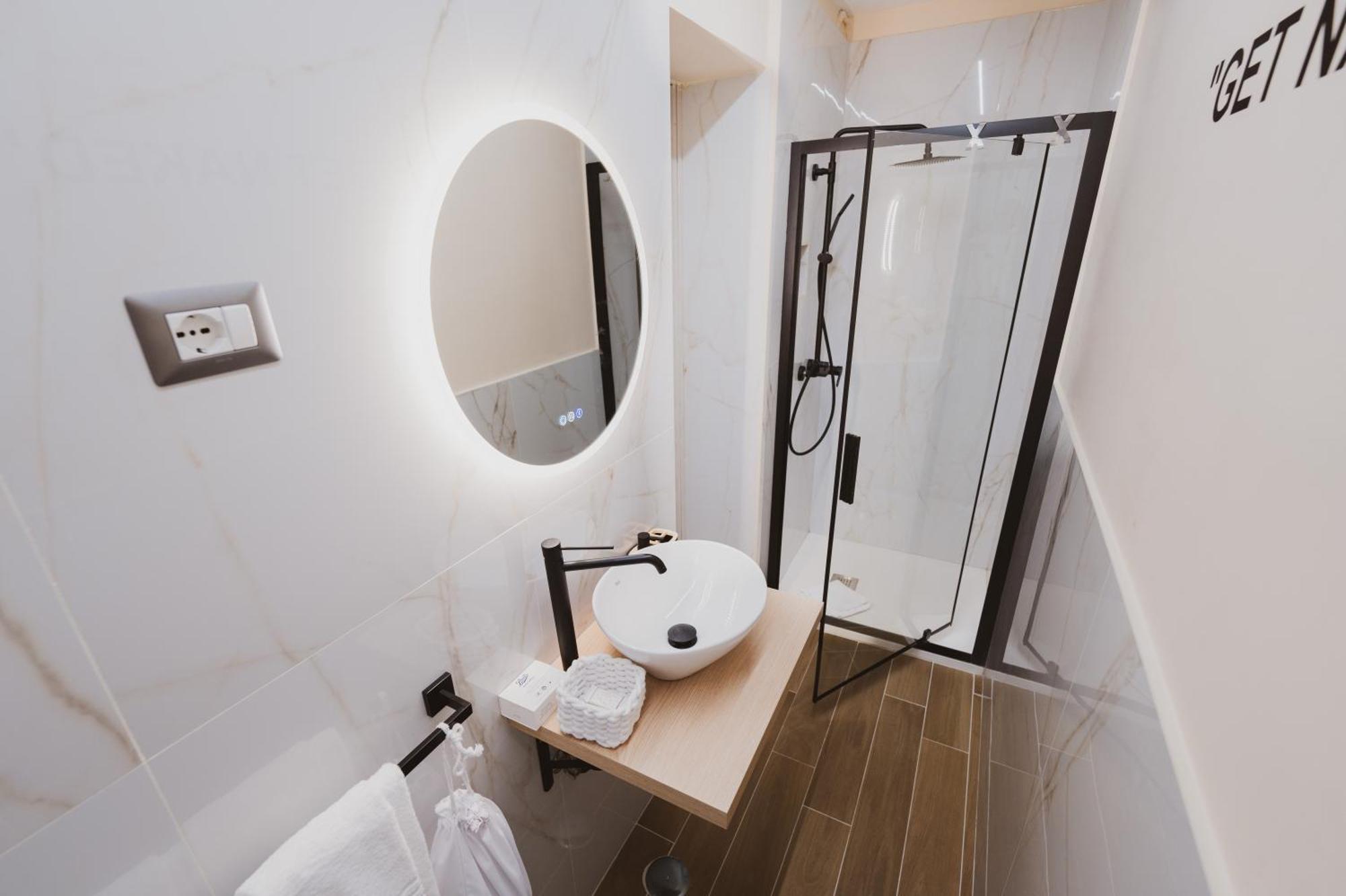 Nuova Luxury Ii * Milan
