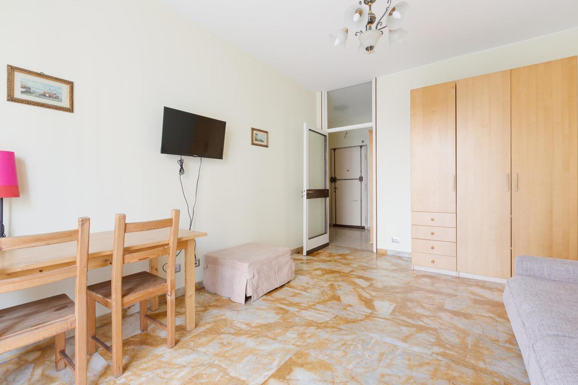 Stazione - Bilocale Con Cucina Separata Appartamento Milano