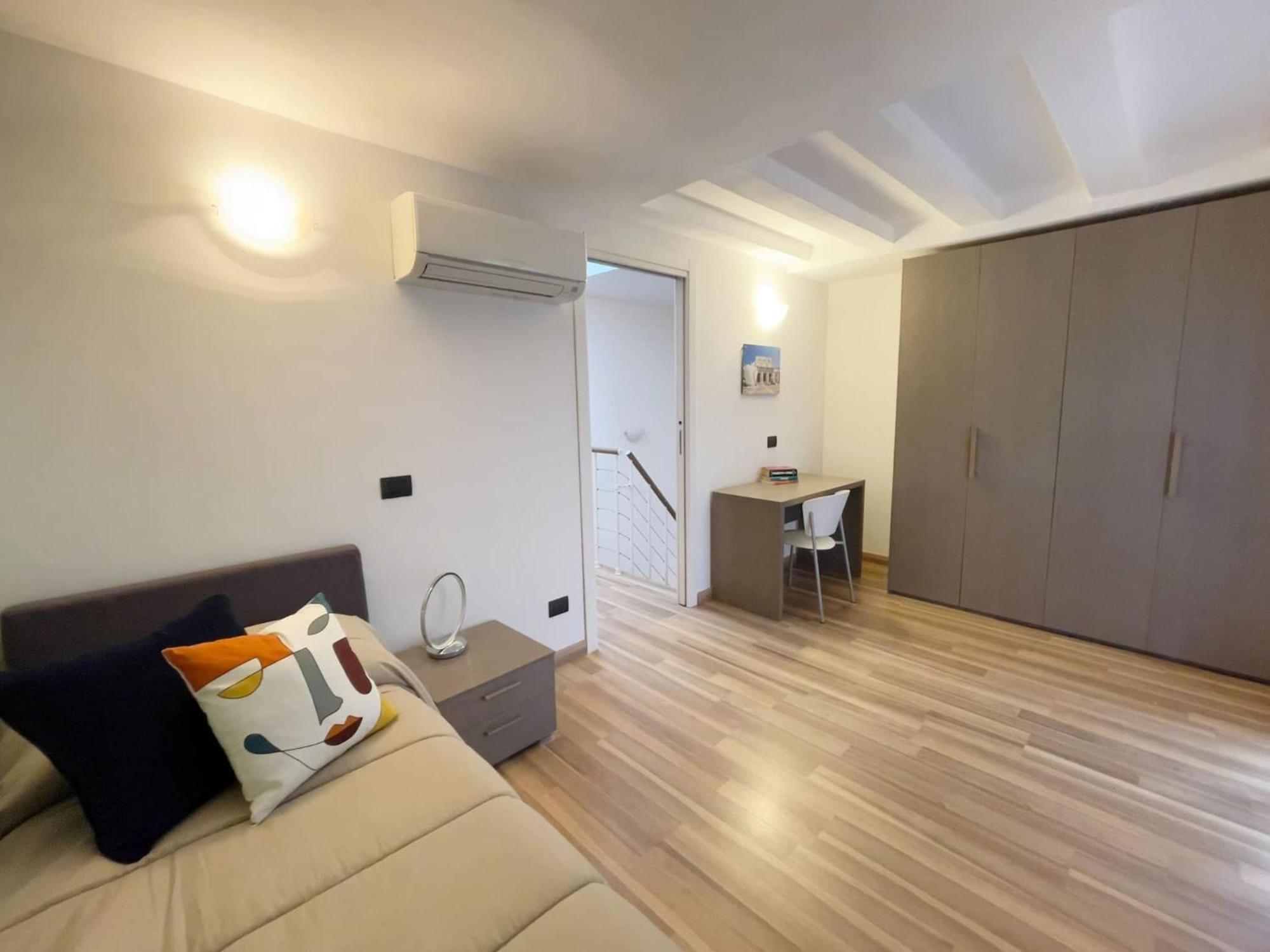 Candiani F2 Trilocale 2 Livelli * Milano