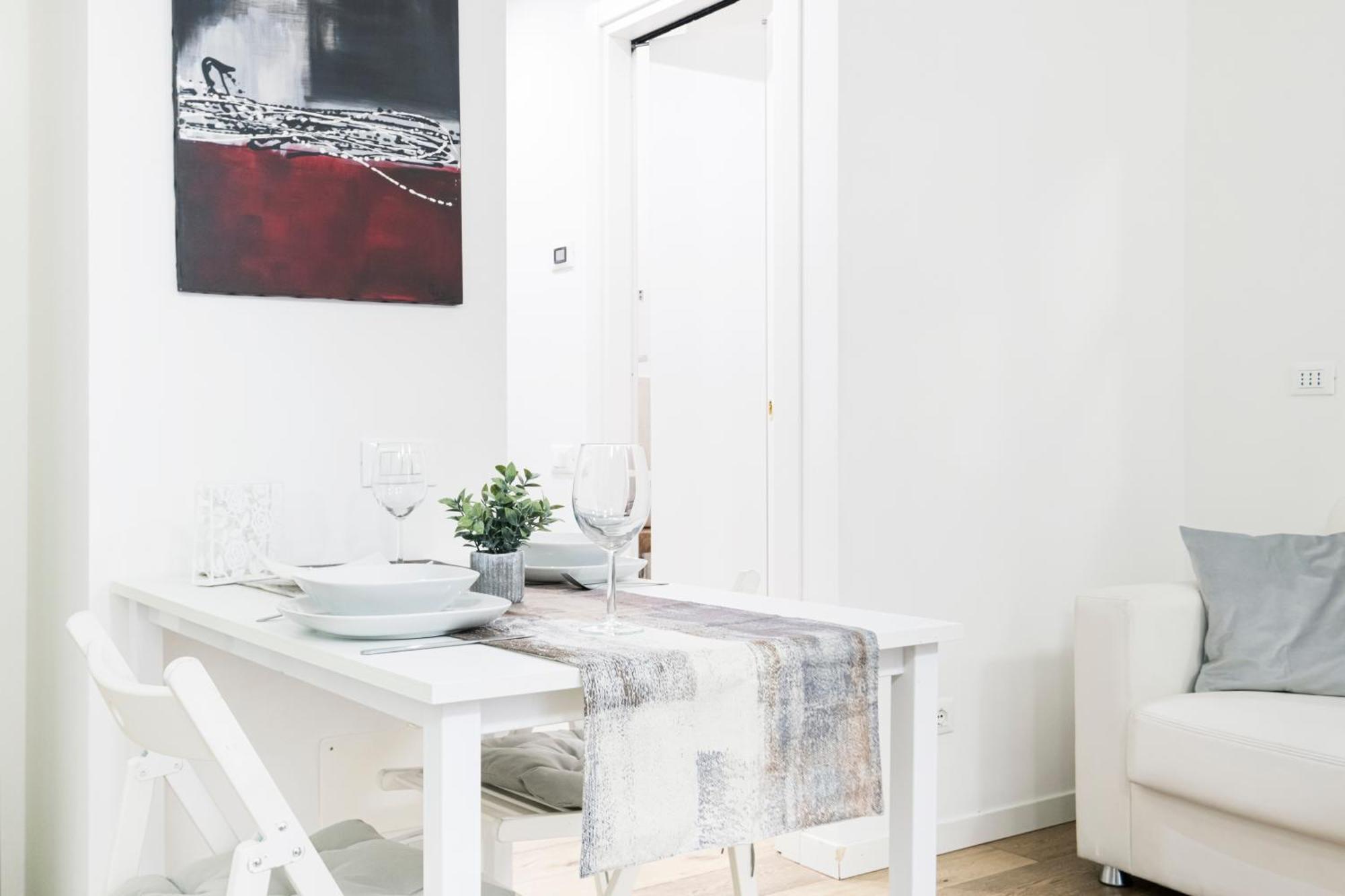 Amazing, New & Fully Furnished In Duomo Leilighet Milano