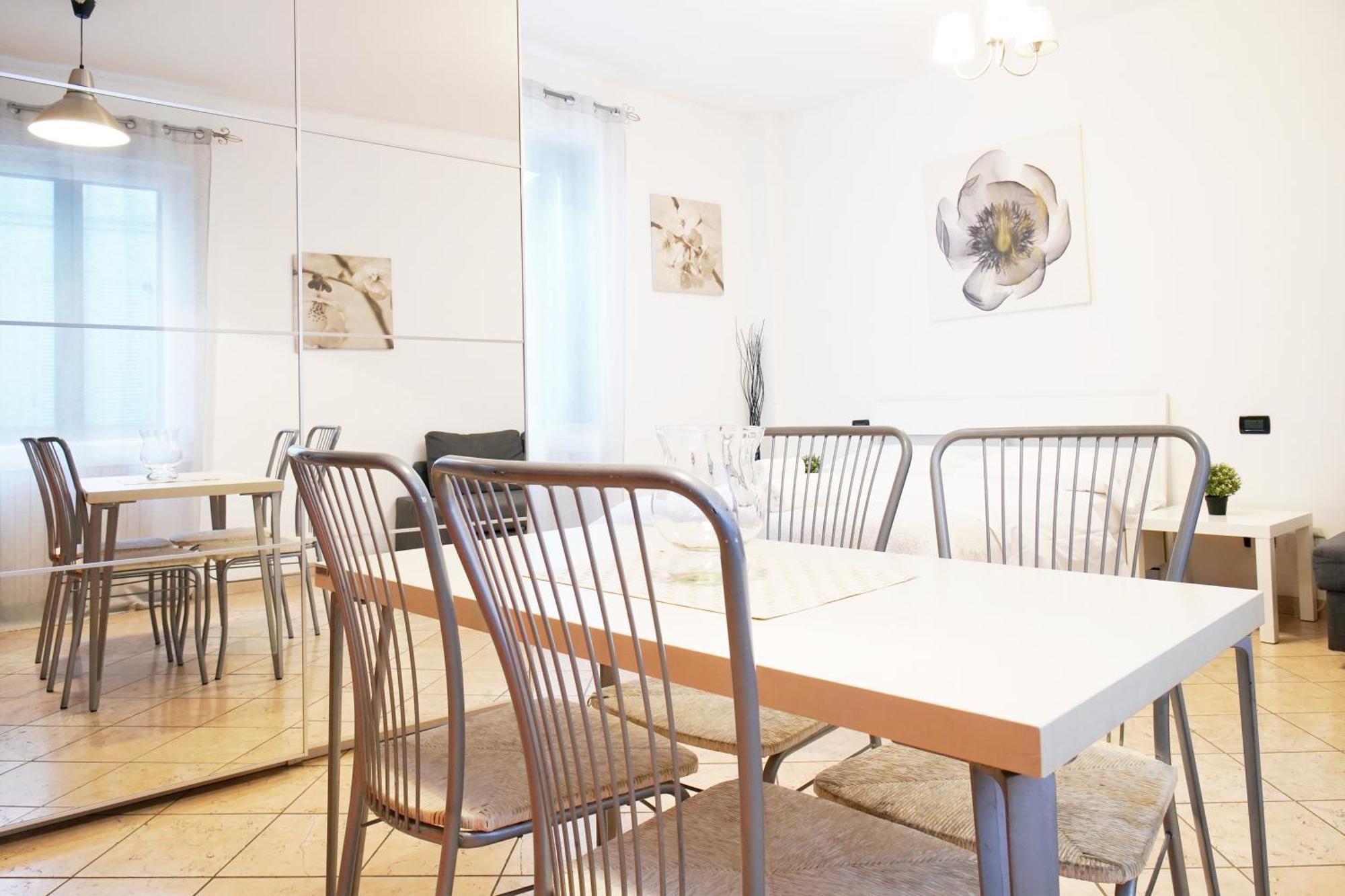 Apartment Philips Milan