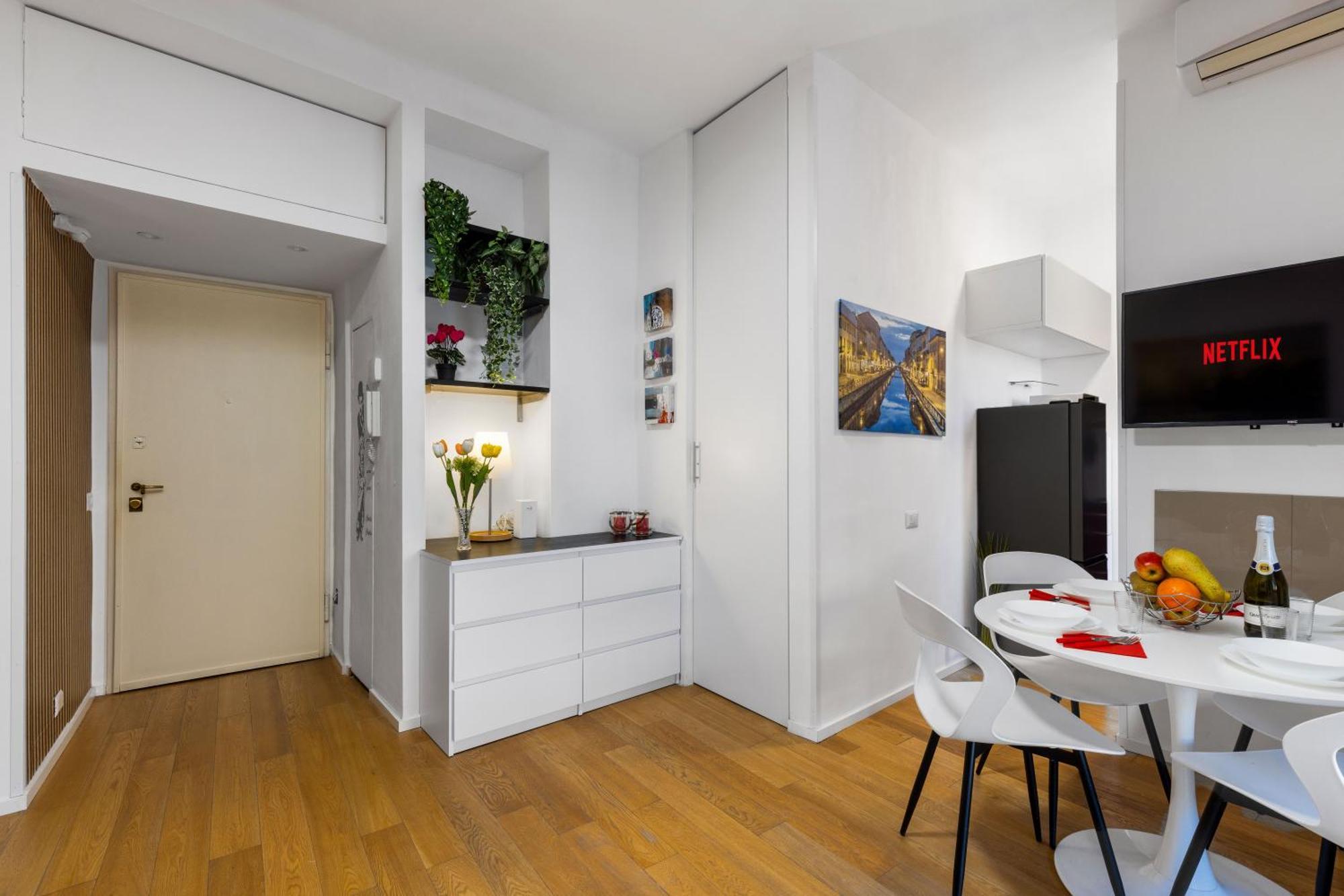 Life Elegant Penthouse With Terrace, Wi-fi Netflix, Subway * Milano