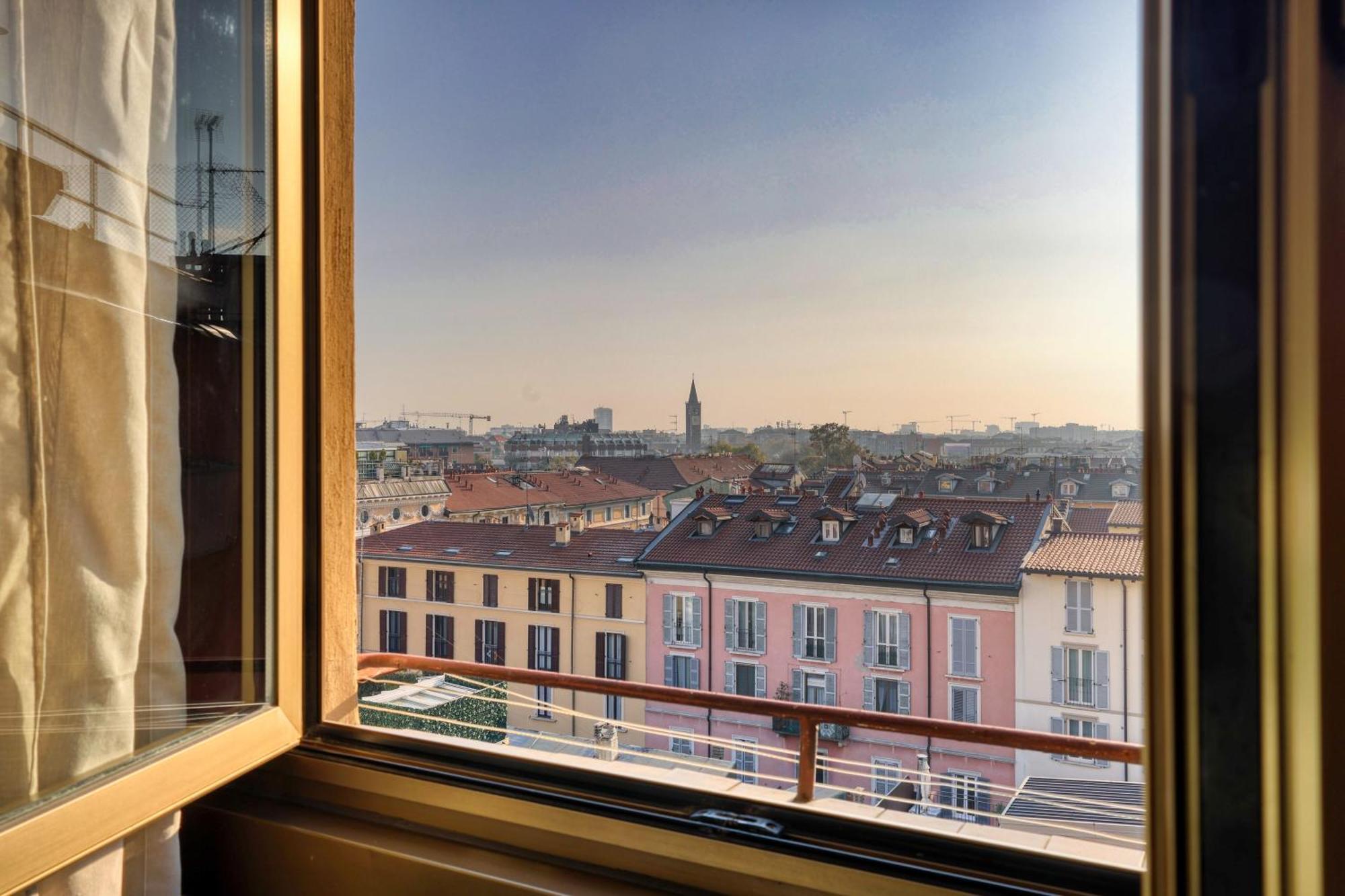 View, Elegant In Milan's Rooftops Milano