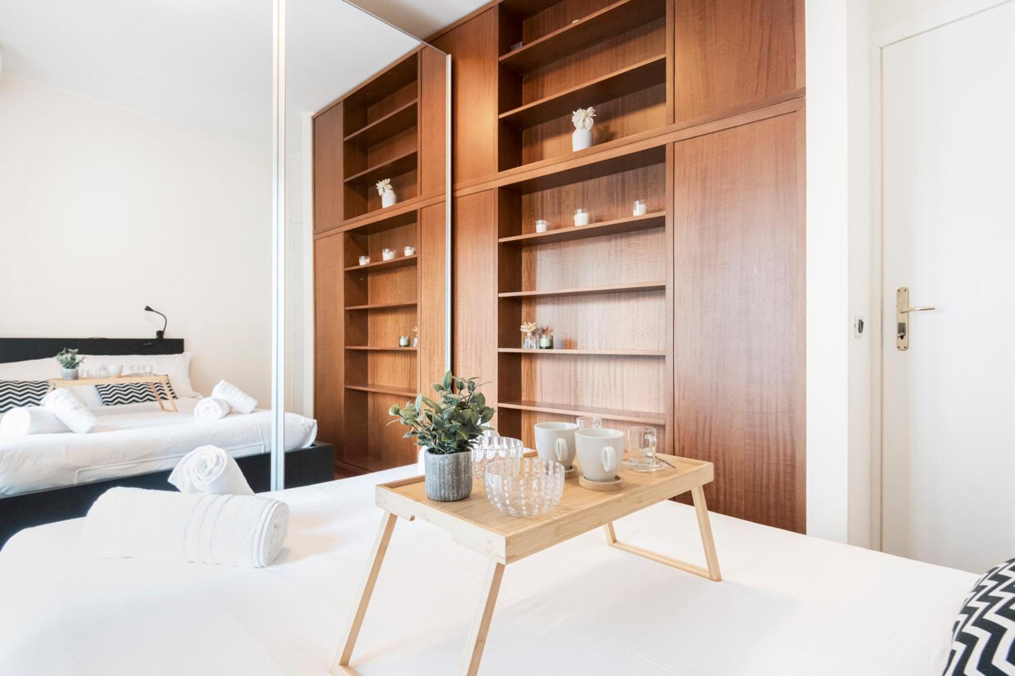 Lejlighed Easylife - Pearl With Balcony On Ticinese District *