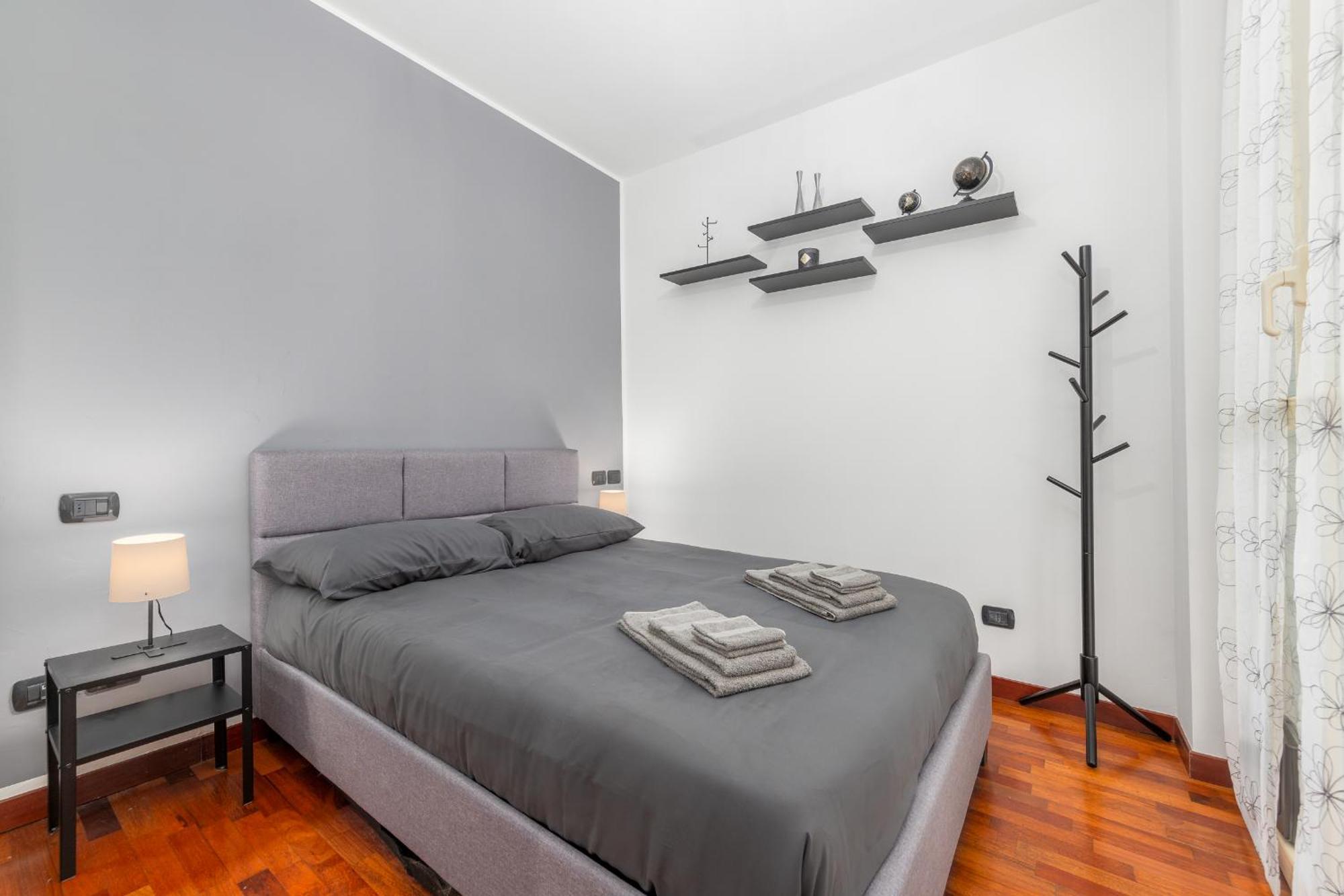 Free Private Parking - 5min To Metro - Balcony - Quiet Apartment Milan