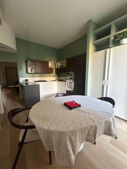Vinella's House * Milano