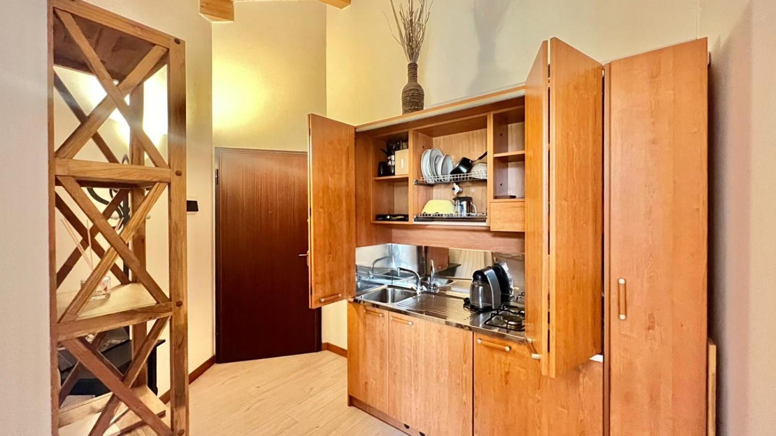 Moderno Con Design Caldo E Accogliente, Con Parcheggio Gratuito E Balcone Privato, Vicino A Fiere, Eventi E Concerti Apartment