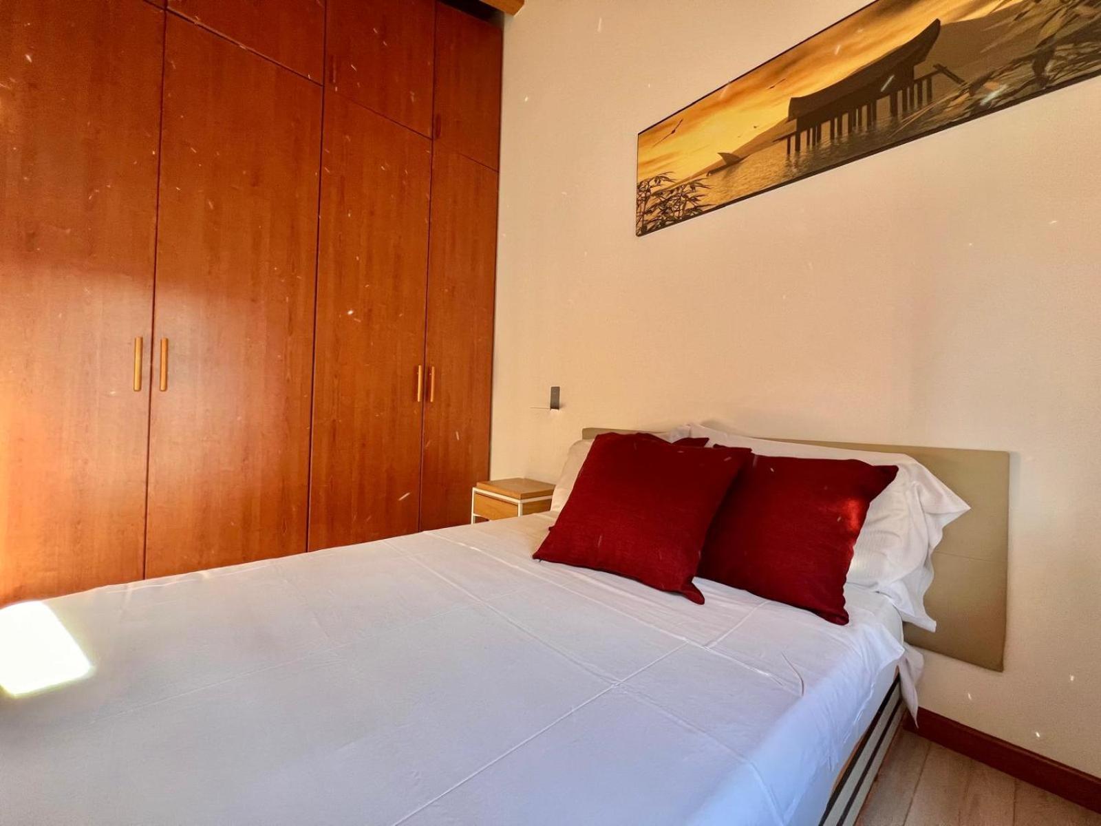 Moderno Con Design Caldo E Accogliente, Con Parcheggio Gratuito E Balcone Privato, Vicino A Fiere, Eventi E Concerti *