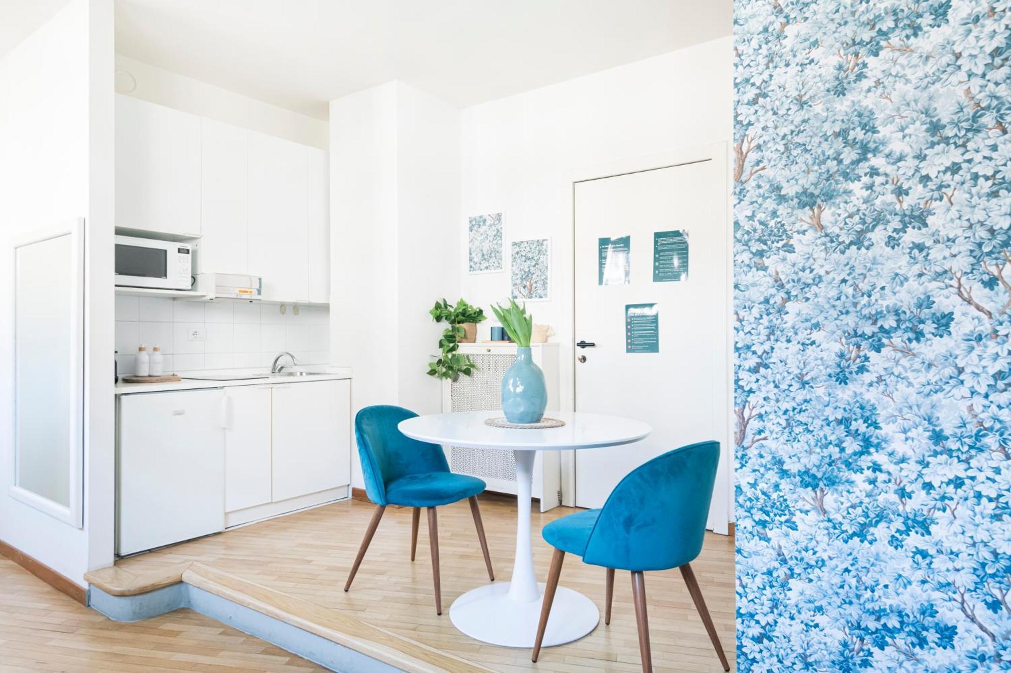 Amazing In San Babila Apartment *