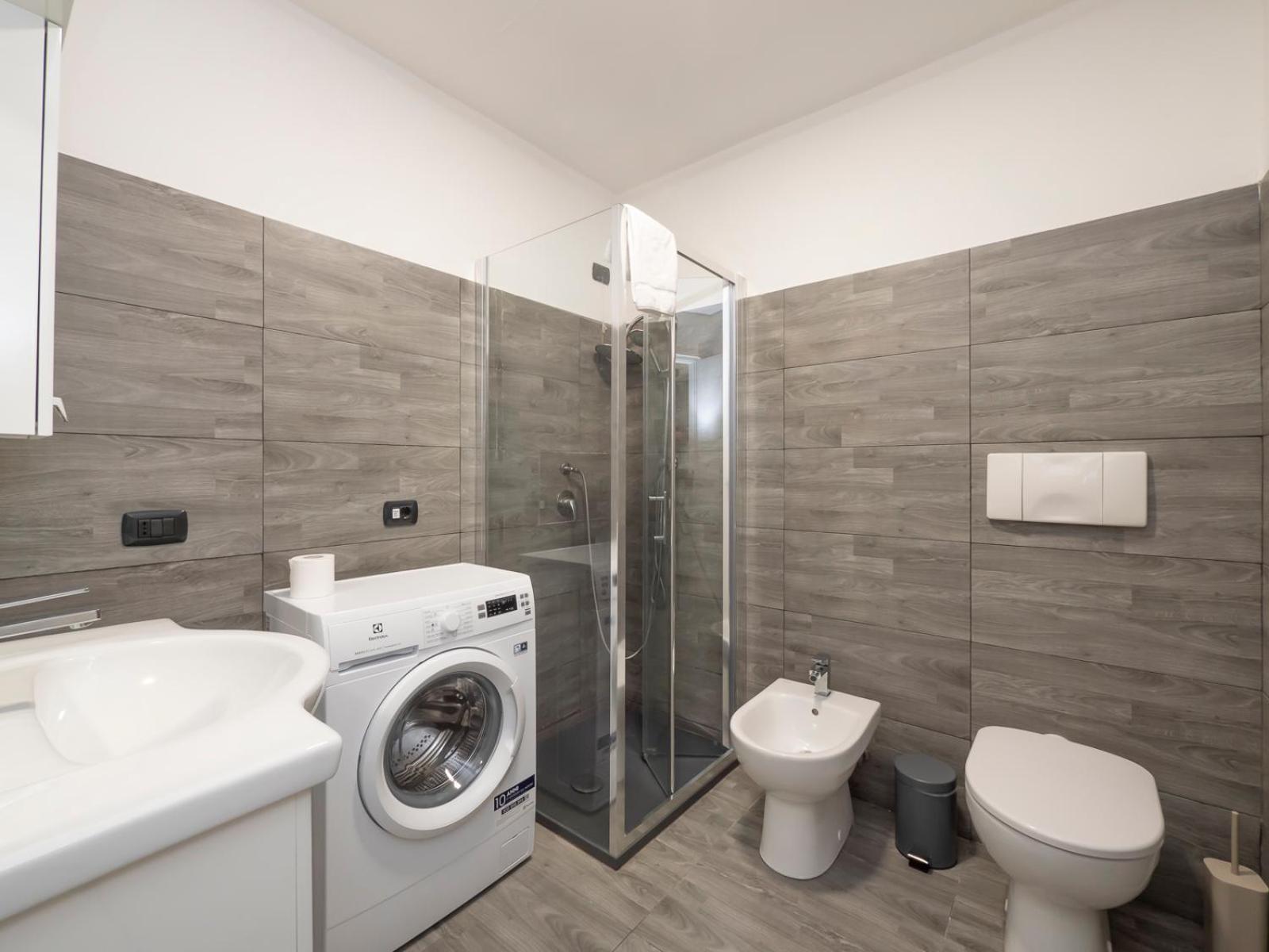 Apartment I Host - Breno 1 Mailand