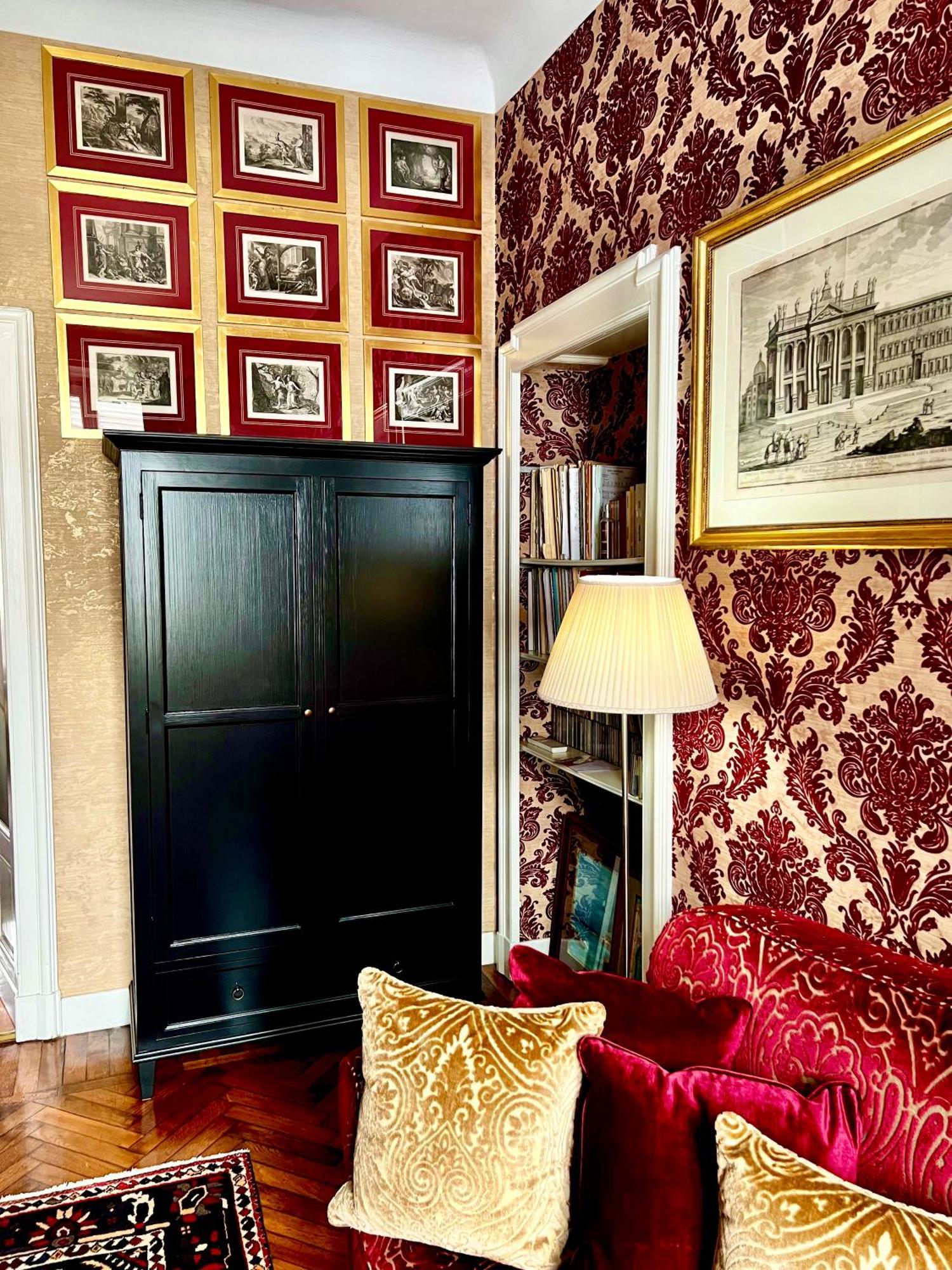 Luxury In Art Nouveau Building Next To Metro Station Bed & Breakfast Milano