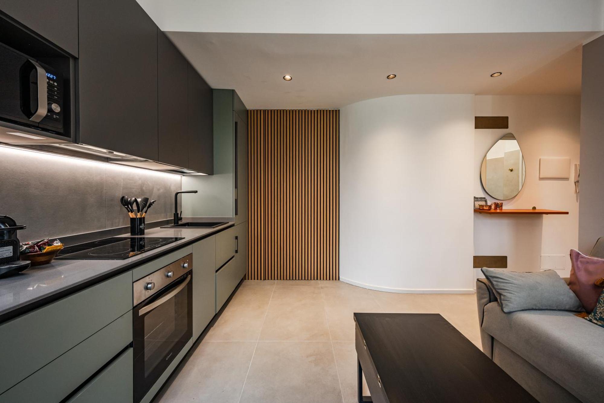 Charming Modern Near The Heart Of Appartamento Milano