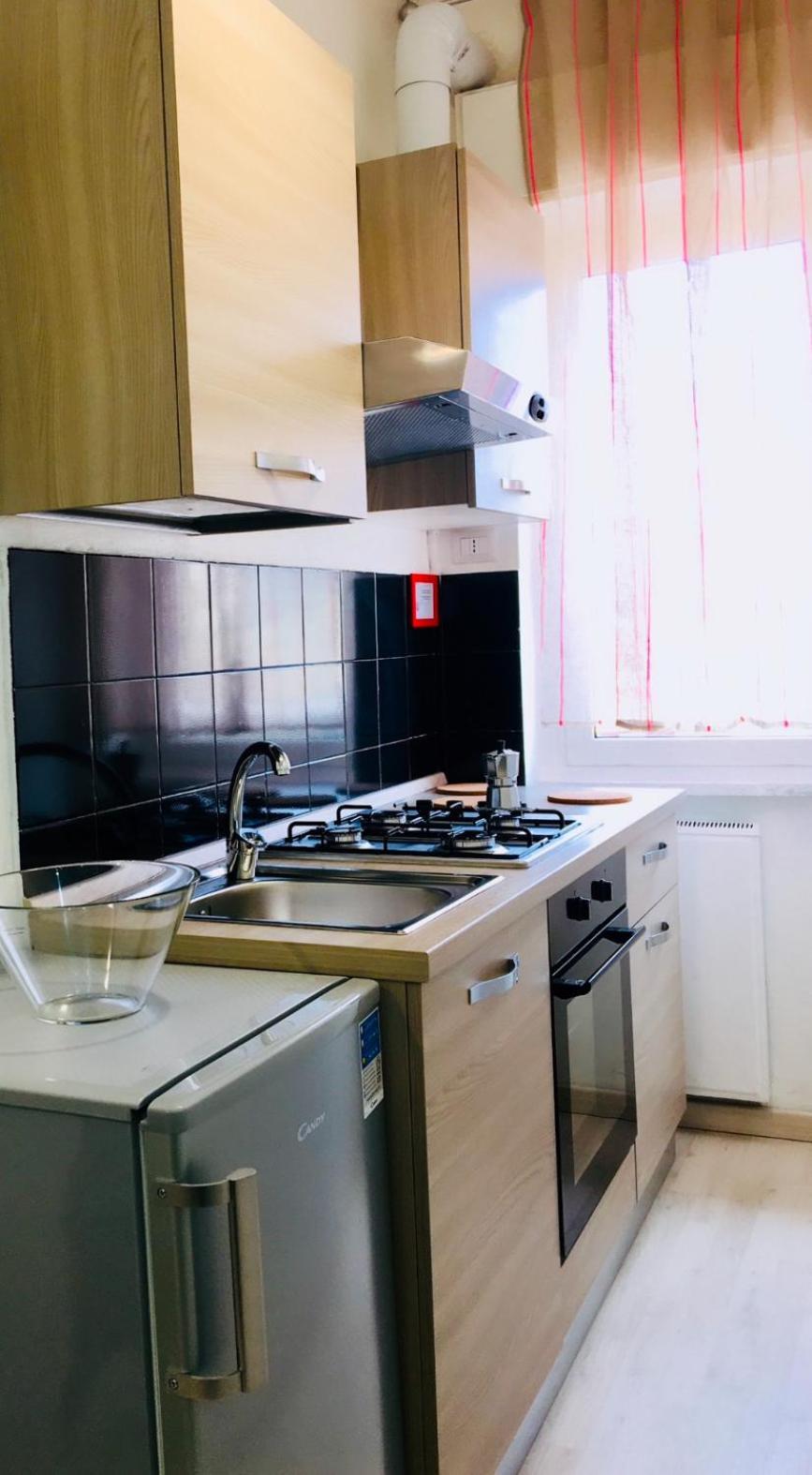 Beautiful Close To The Metro With Big Balcony Appartamento