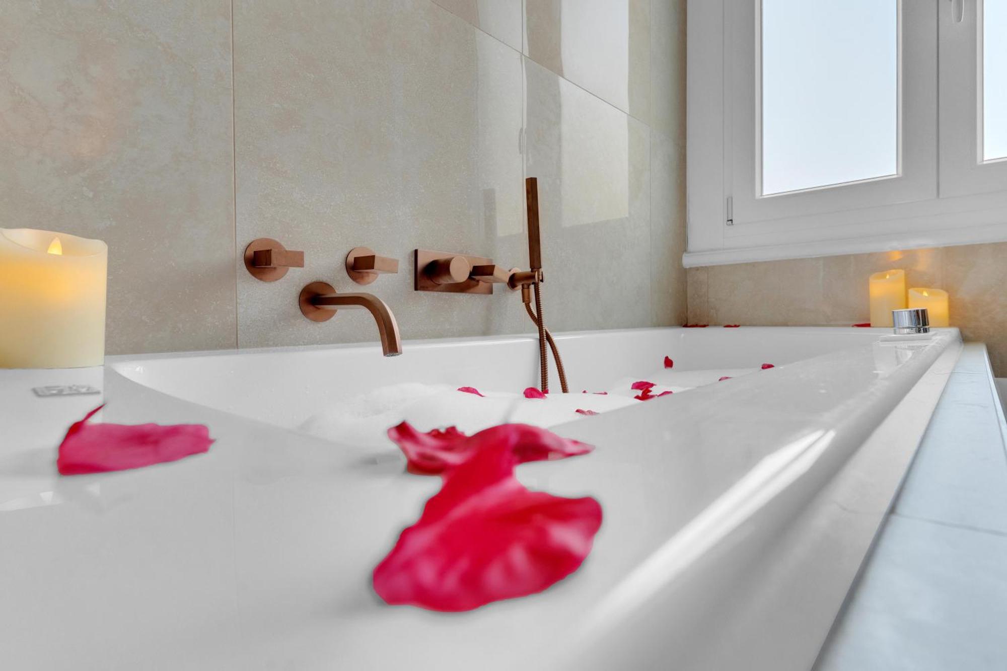 Is In The Air - Suspended Bed & Bath Hub Appartamento *