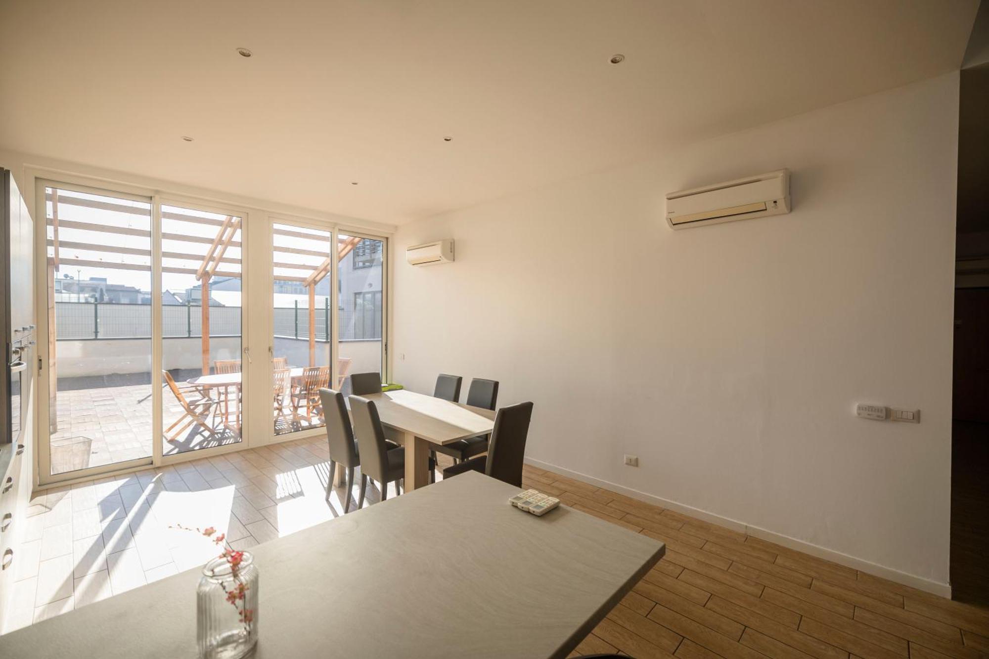 Magnifico Con Doppio Terrazzo Lejlighed *