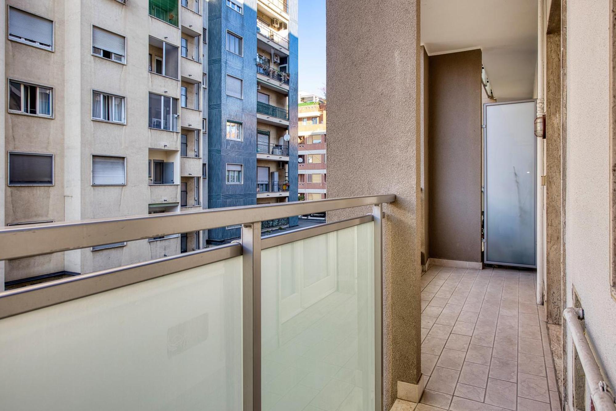 Elegant One-bedroom In Porta Romana Mailand