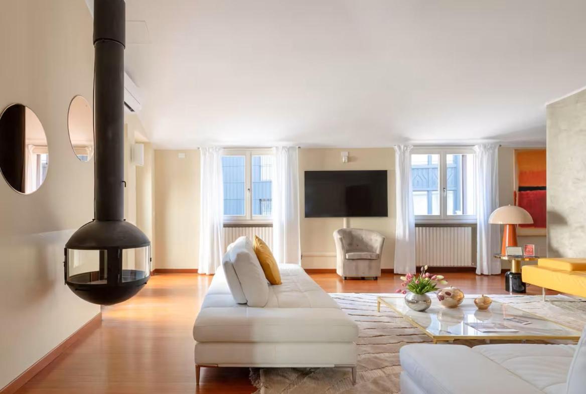 4 Bedroom Apartament With Terrace-duomo View * Milaan