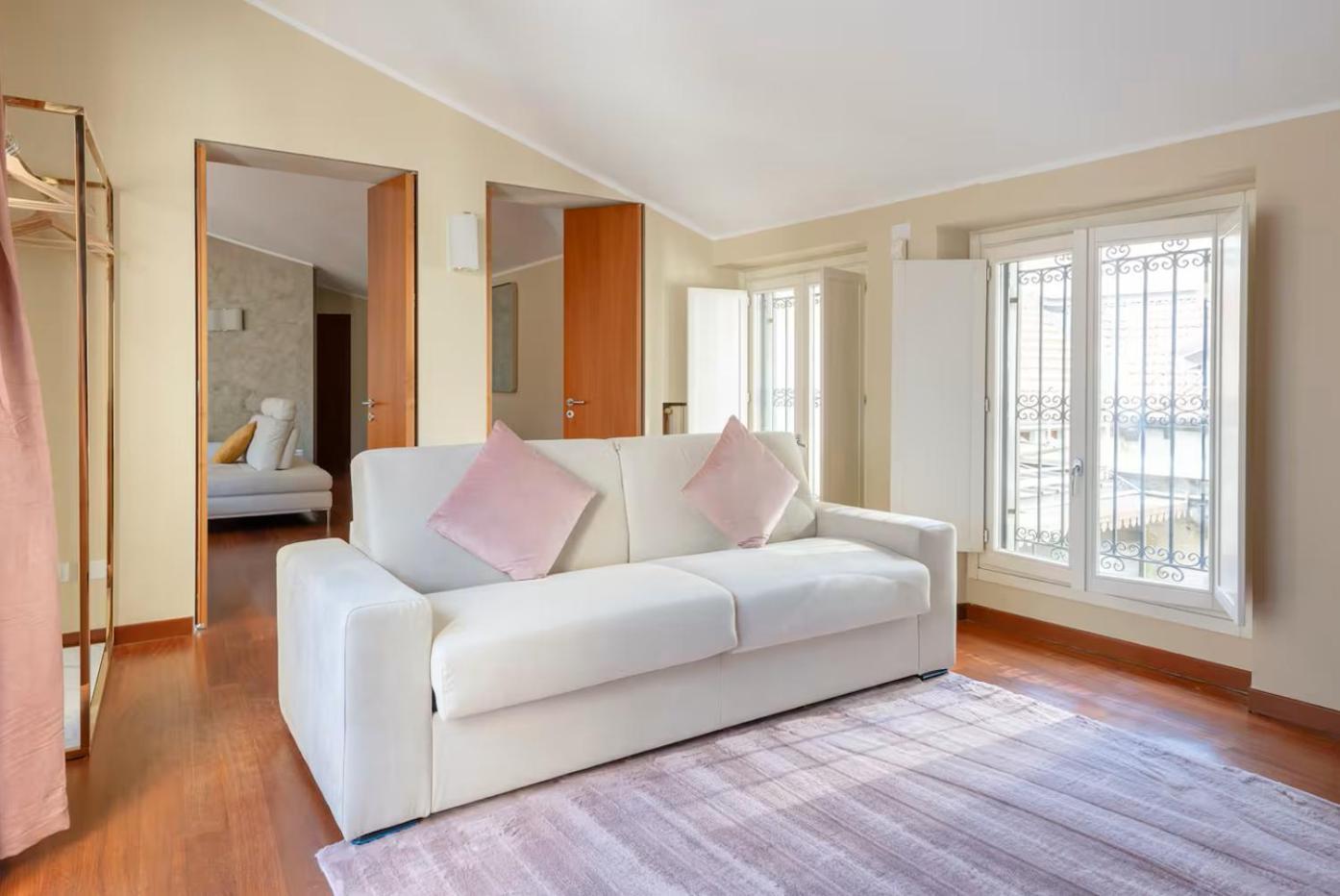 4 Bedroom Apartament With Terrace-duomo View Appartement Milaan