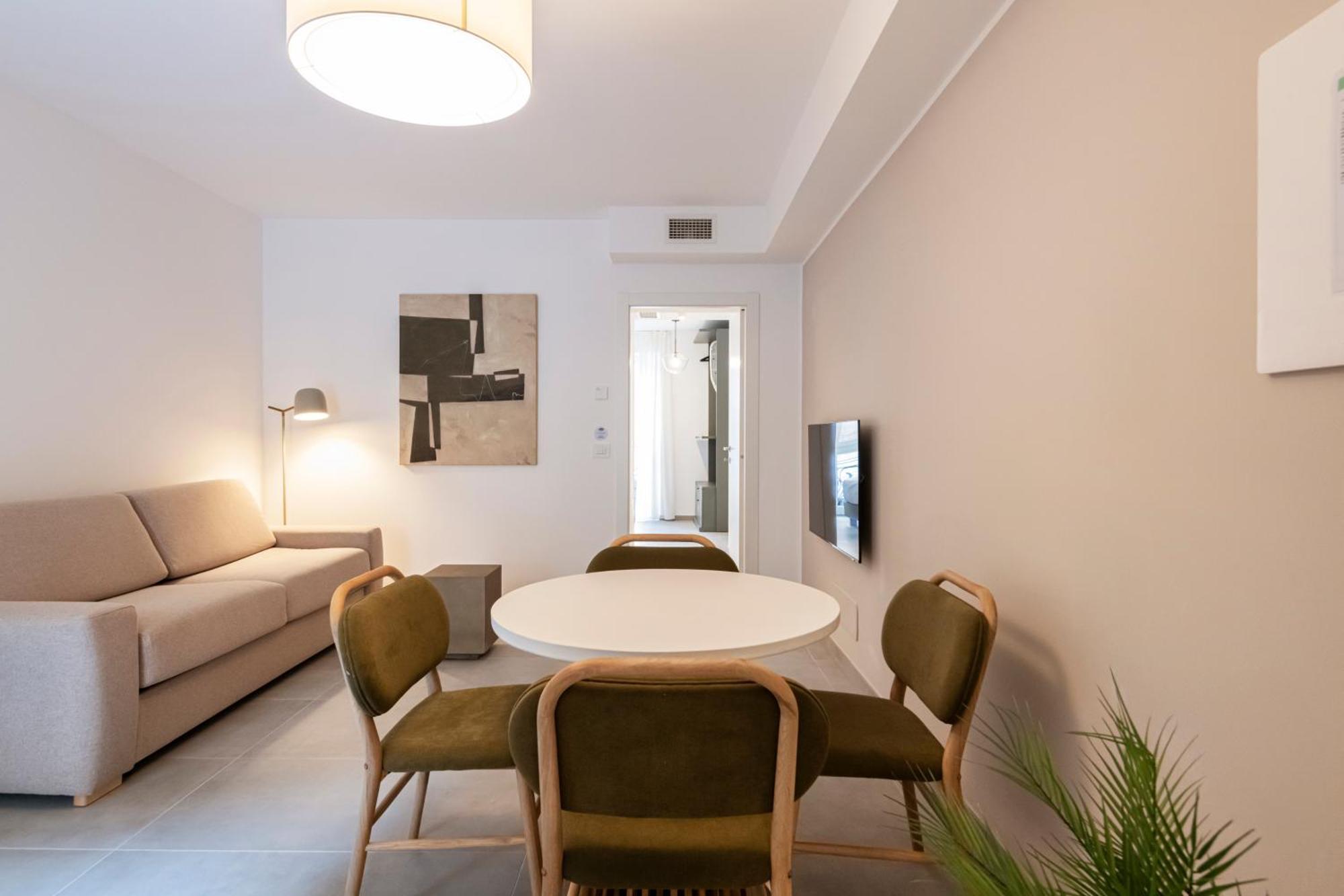 Relstay - De Angeli * Milan