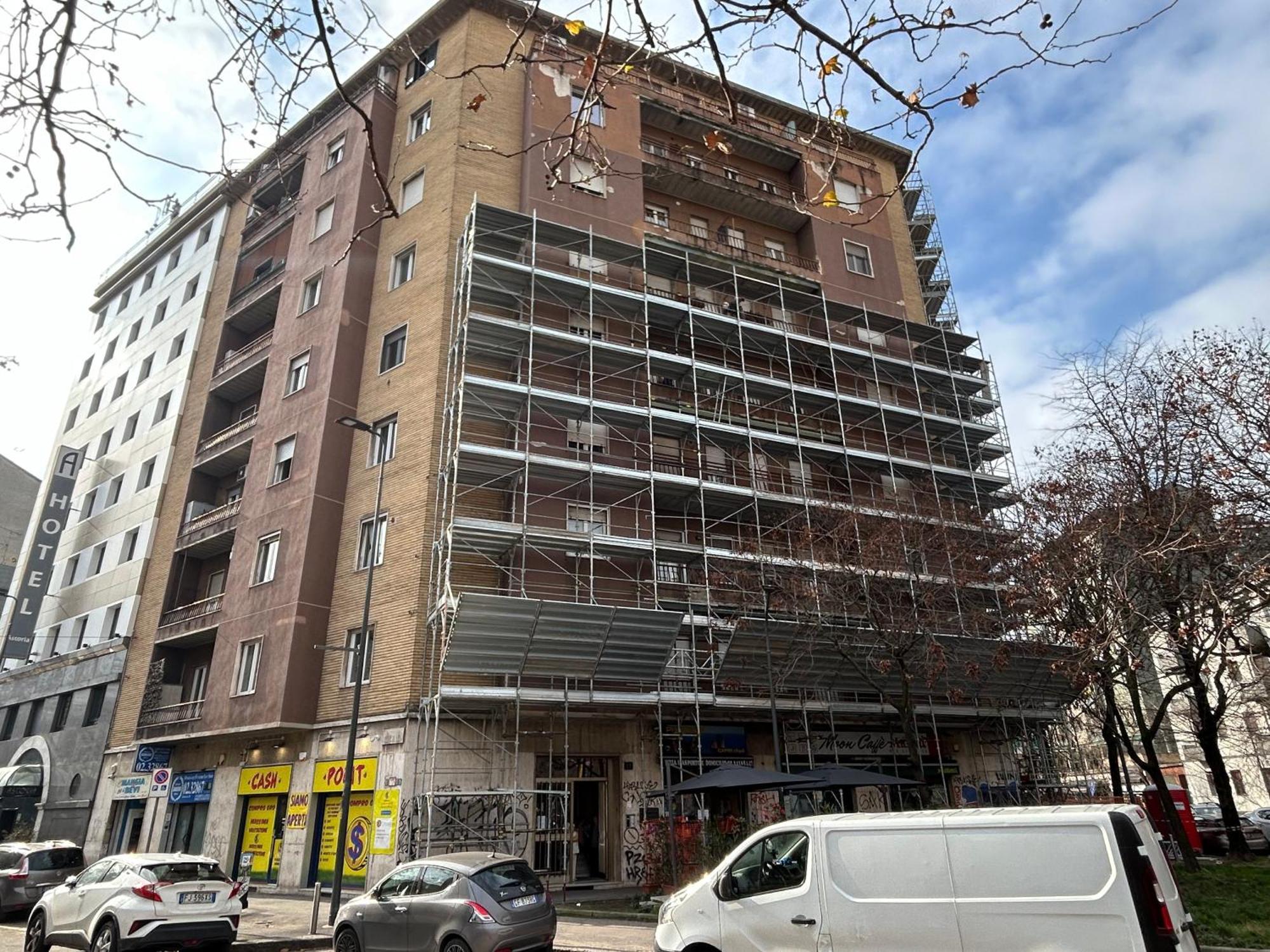 Fiore Milanese - San Siro, Fiera & Life - Rinnovamento Facciata Palazzo In Corso Appartamento