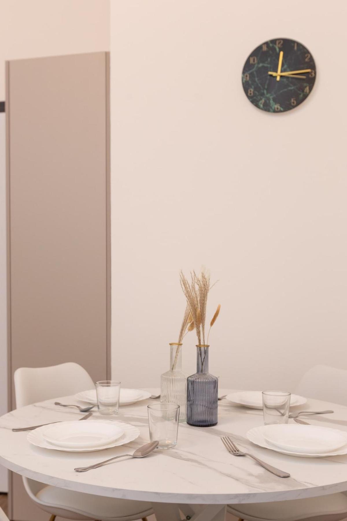 Flower - New Bright In Brera * Milano