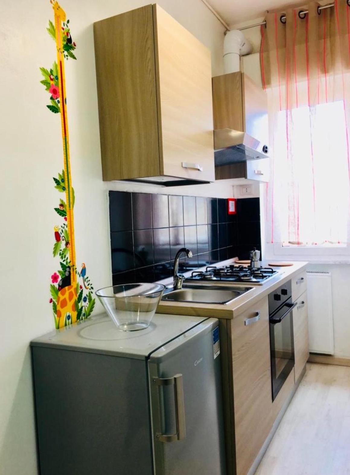 With Balcony And View Close To The Yellow Metro City Appartement