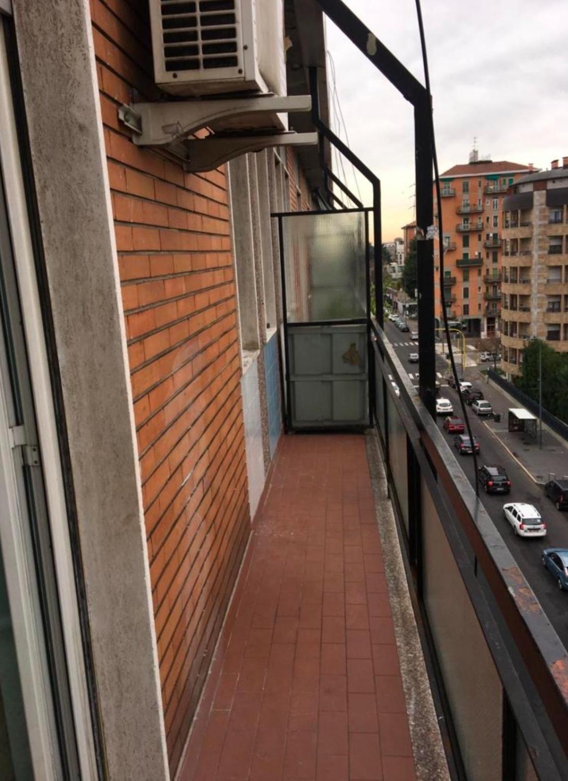 Appartement With Balcony And View Close To The Yellow Metro City Milaan